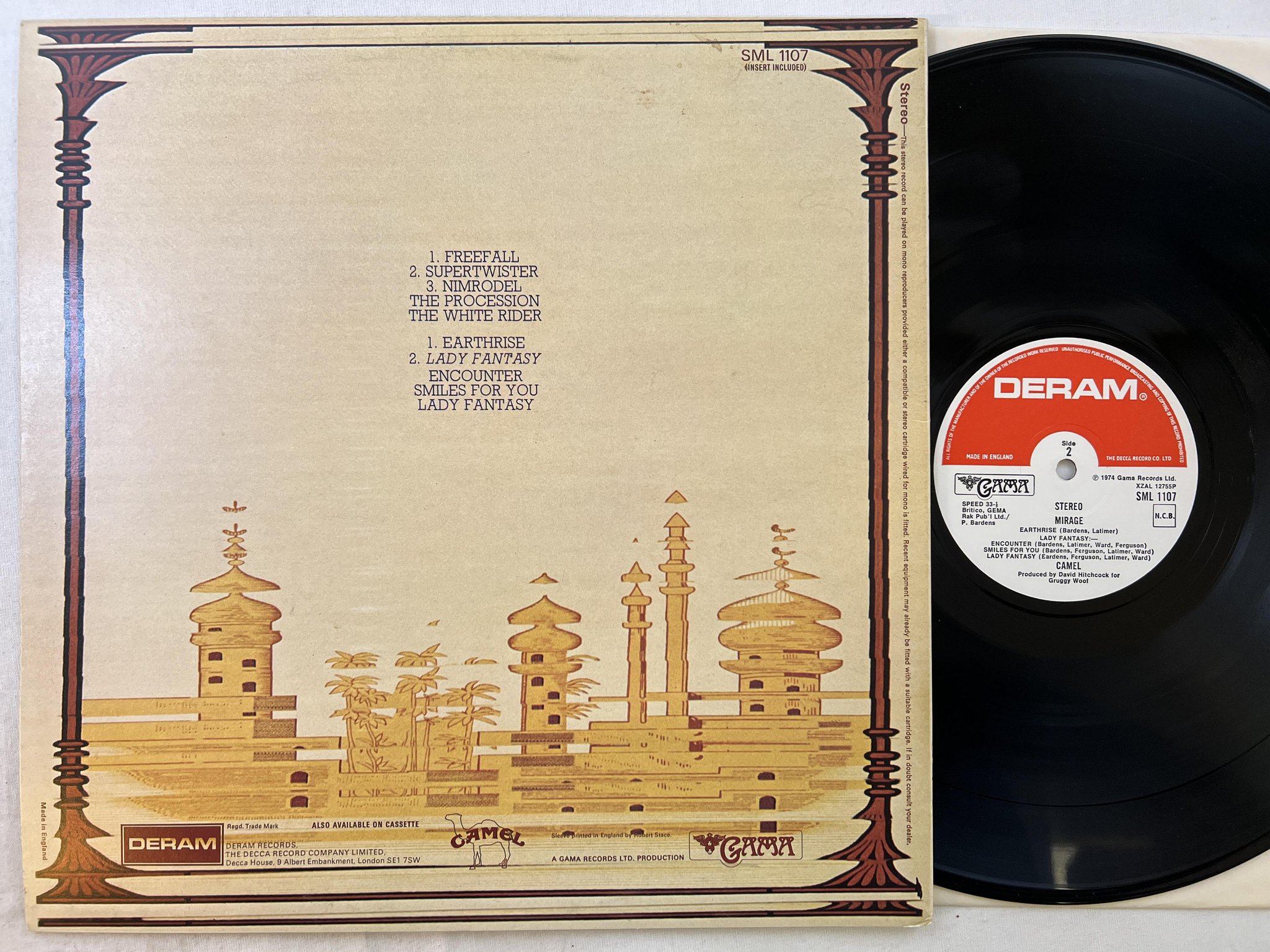 Omslagsbild för skivan CAMEL mirage LP -74 UK DERAM SML 1107