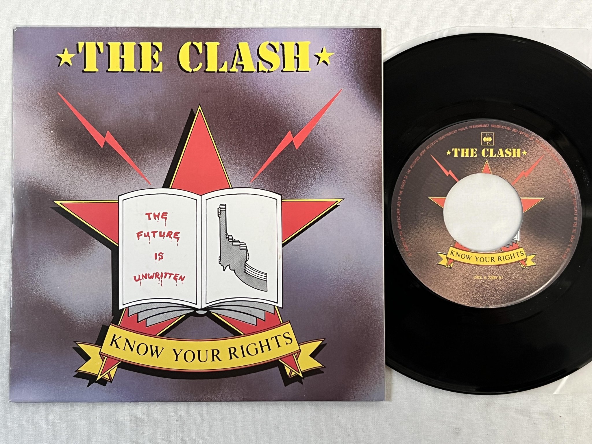 Omslagsbild för skivan THE CLASH know your rights 7"single -82 Hol CBS 2309