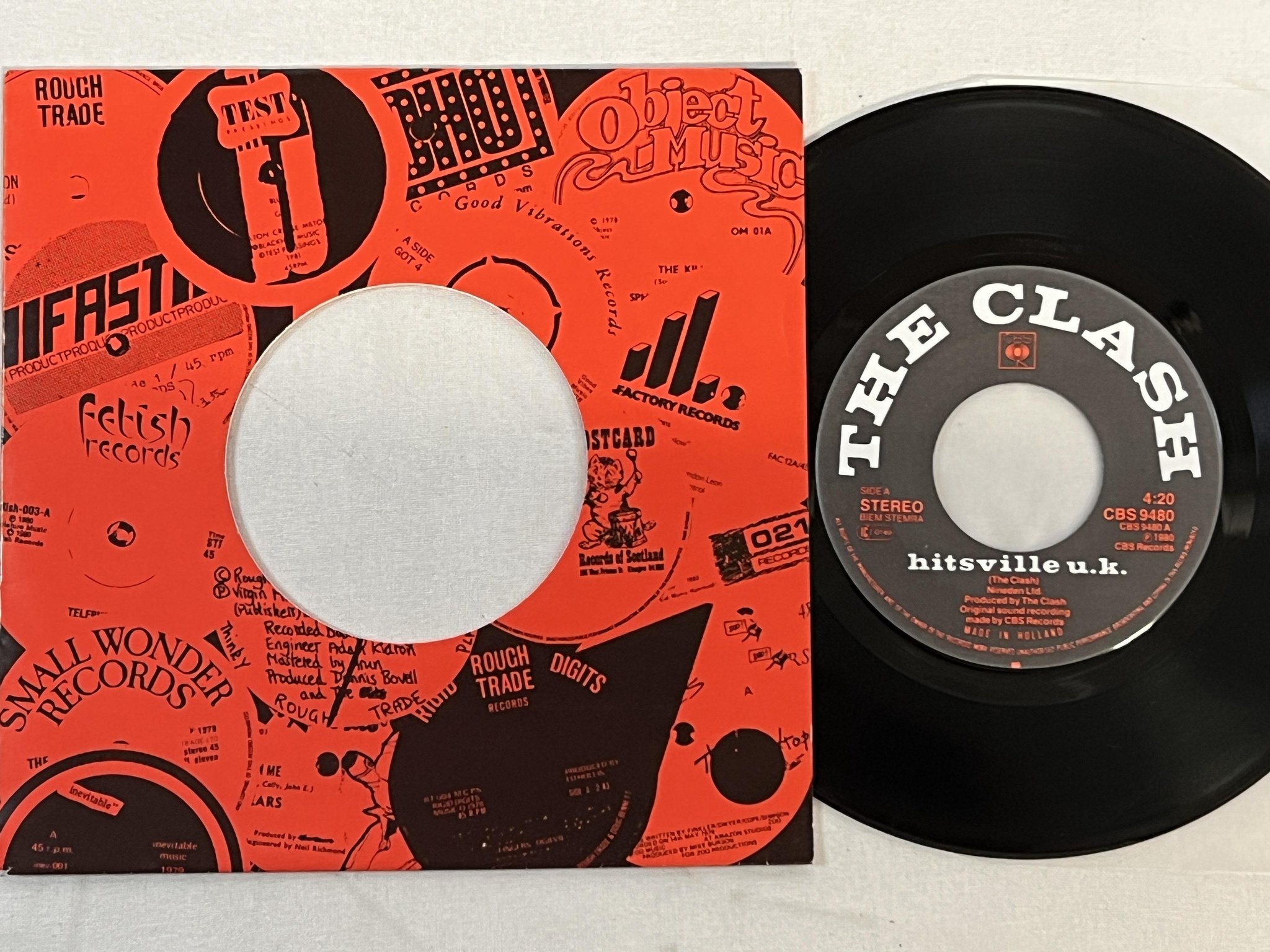 Omslagsbild för skivan THE CLASH hitsville u.k. MICKEY DREAD radio one 7"single -80 UK CBS 9480