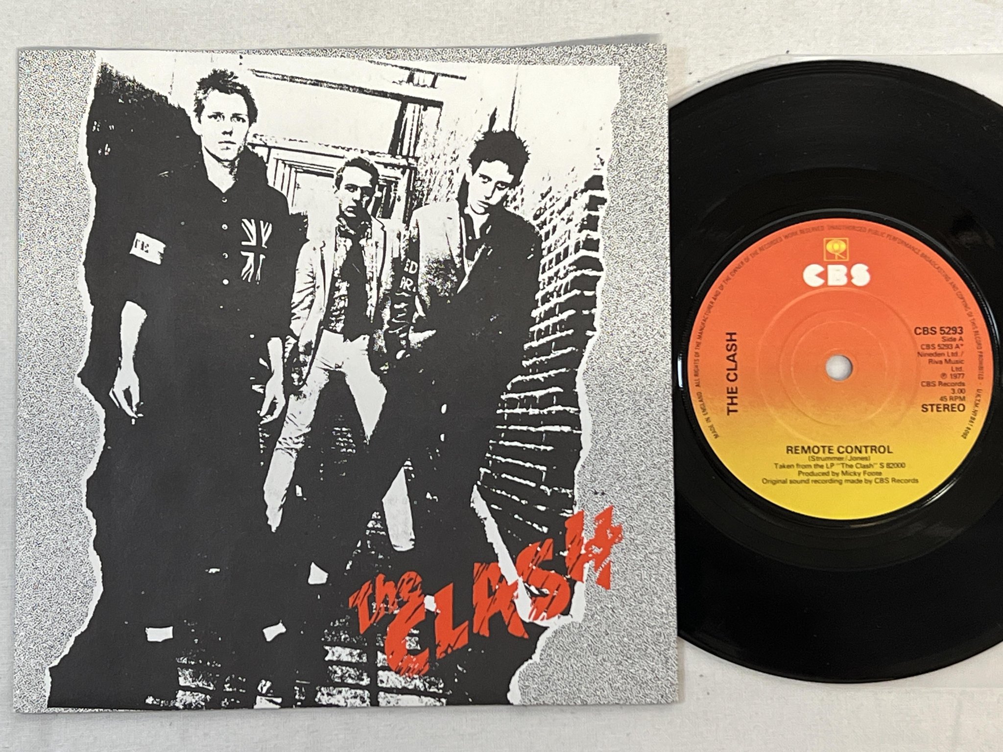 Omslagsbild för skivan THE CLASH remote control 7"single -77 UK CBS 5293