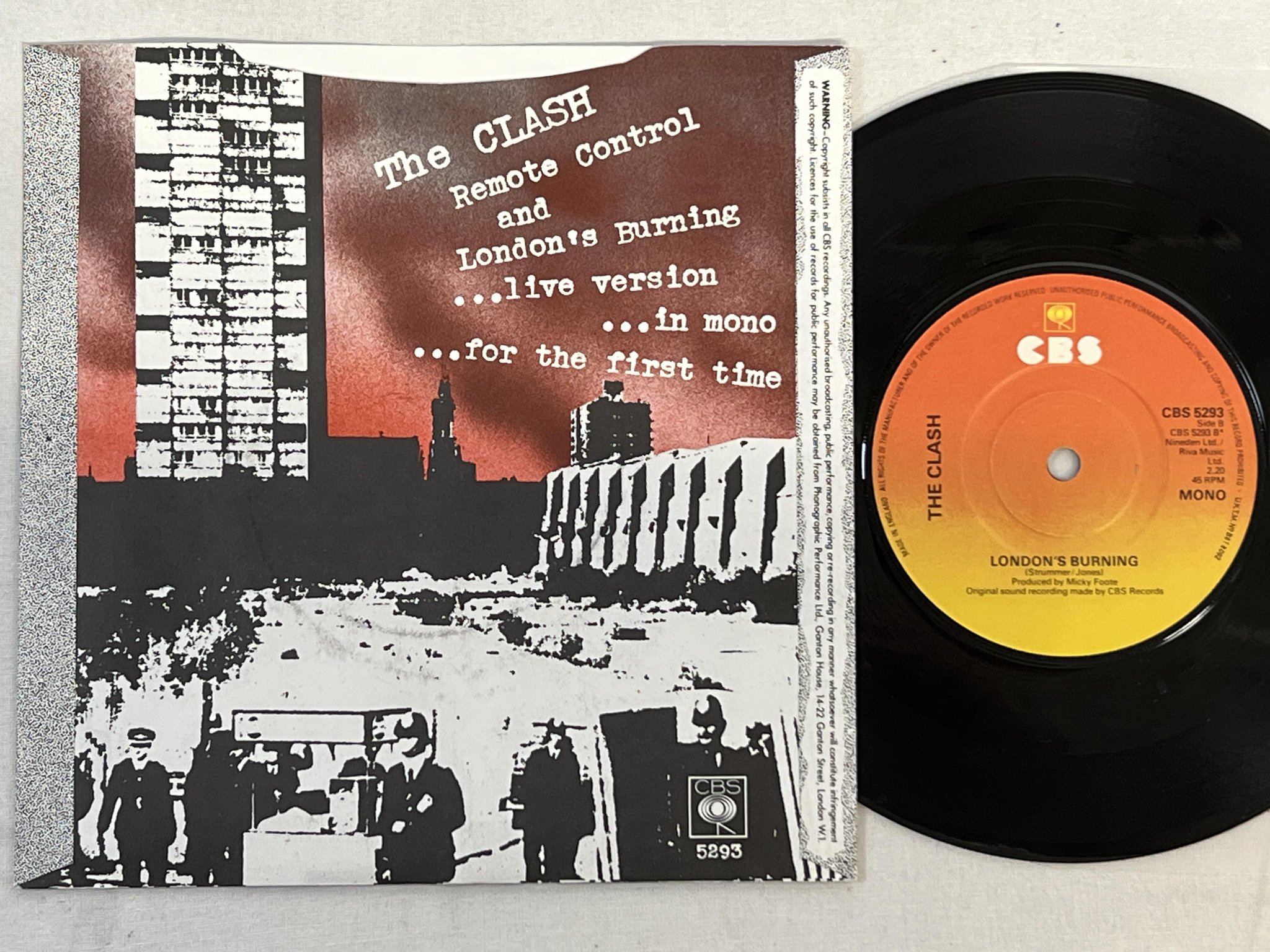 Omslagsbild för skivan THE CLASH remote control 7"single -77 UK CBS 5293