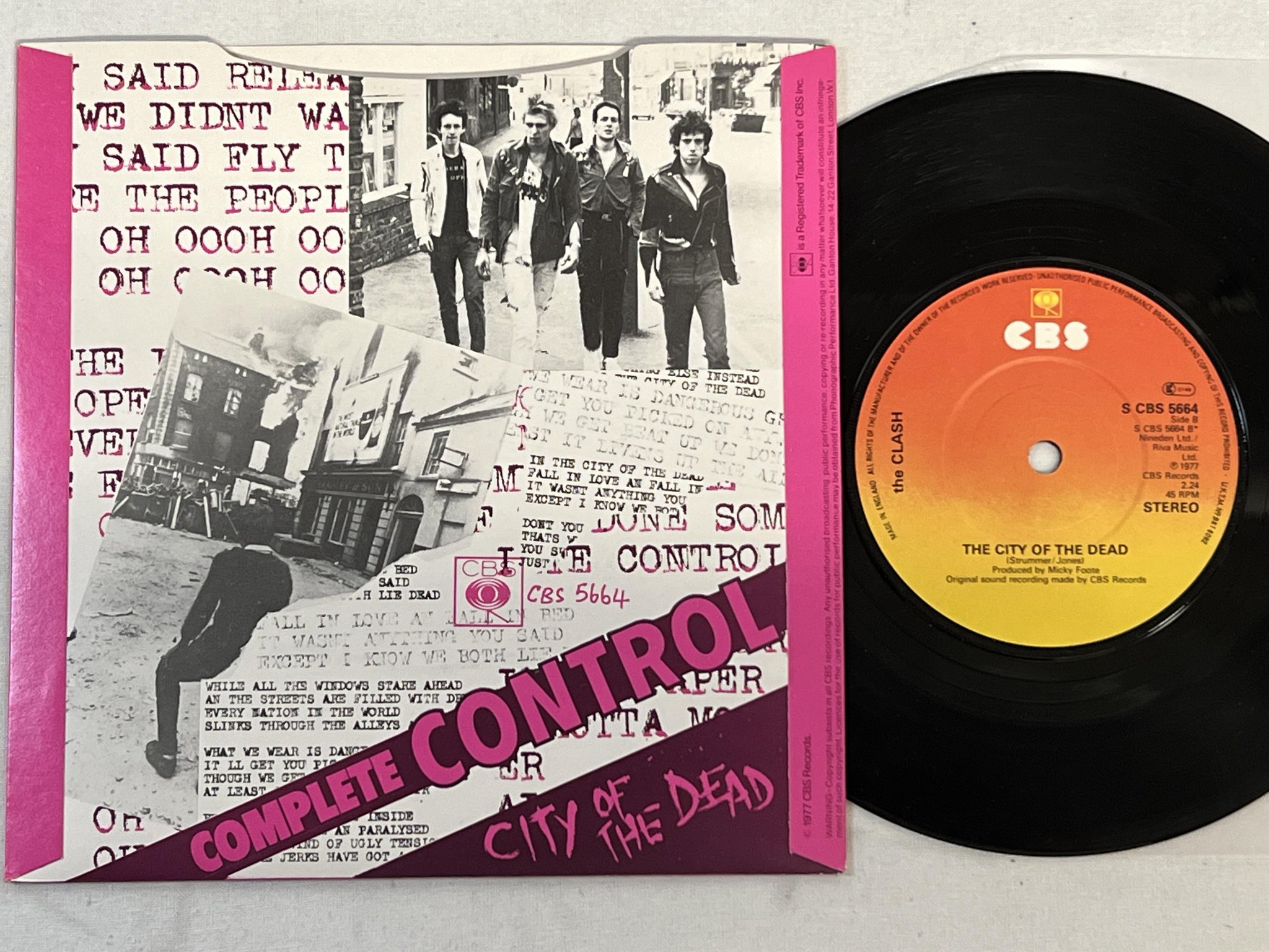 Omslagsbild för skivan THE CLASH complete control 7"single -77 UK S CBS 5664