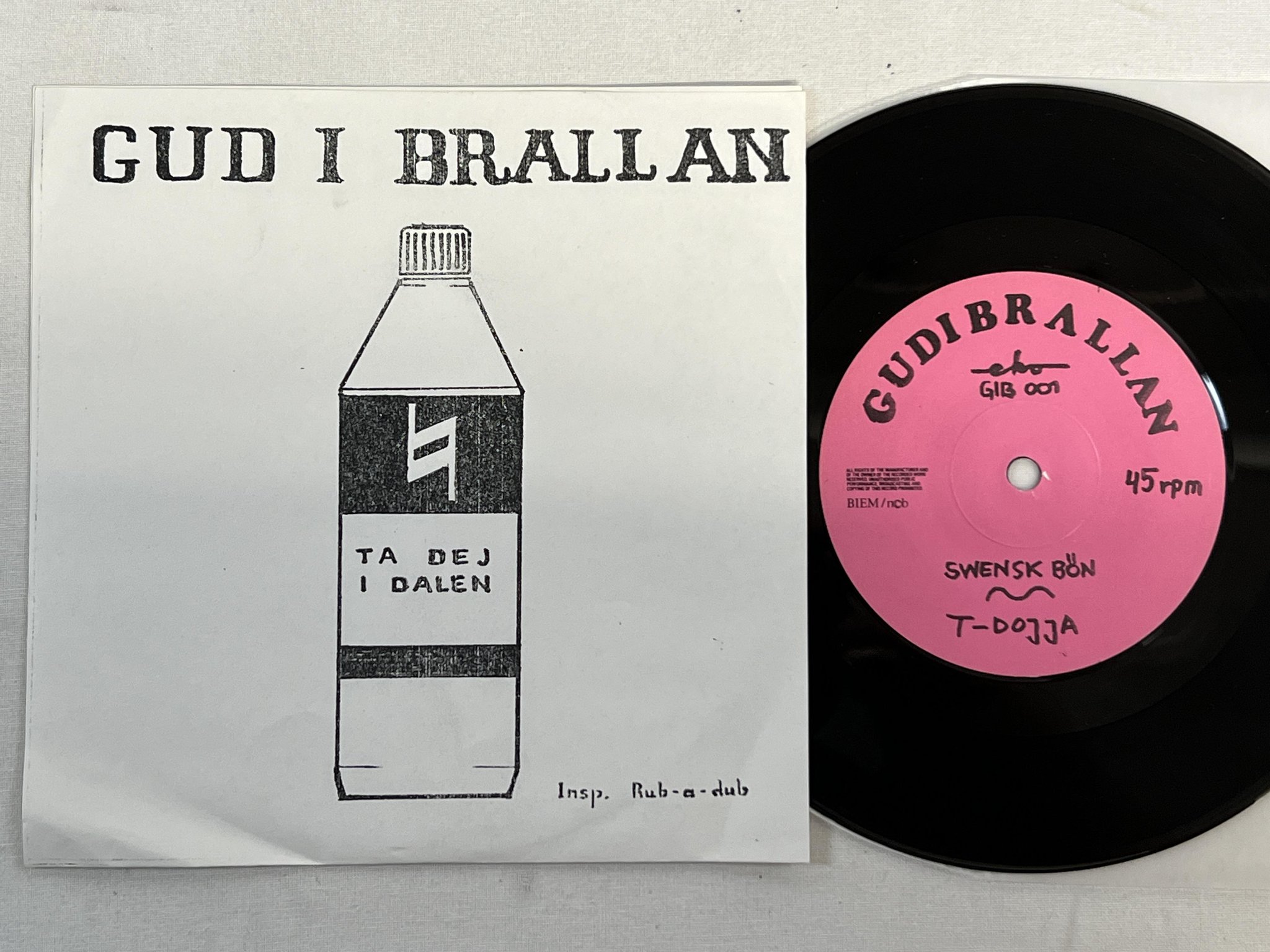 Omslagsbild för skivan GUD I BRALLAN Swensk Bön 7"single -82 Swe GIB 001