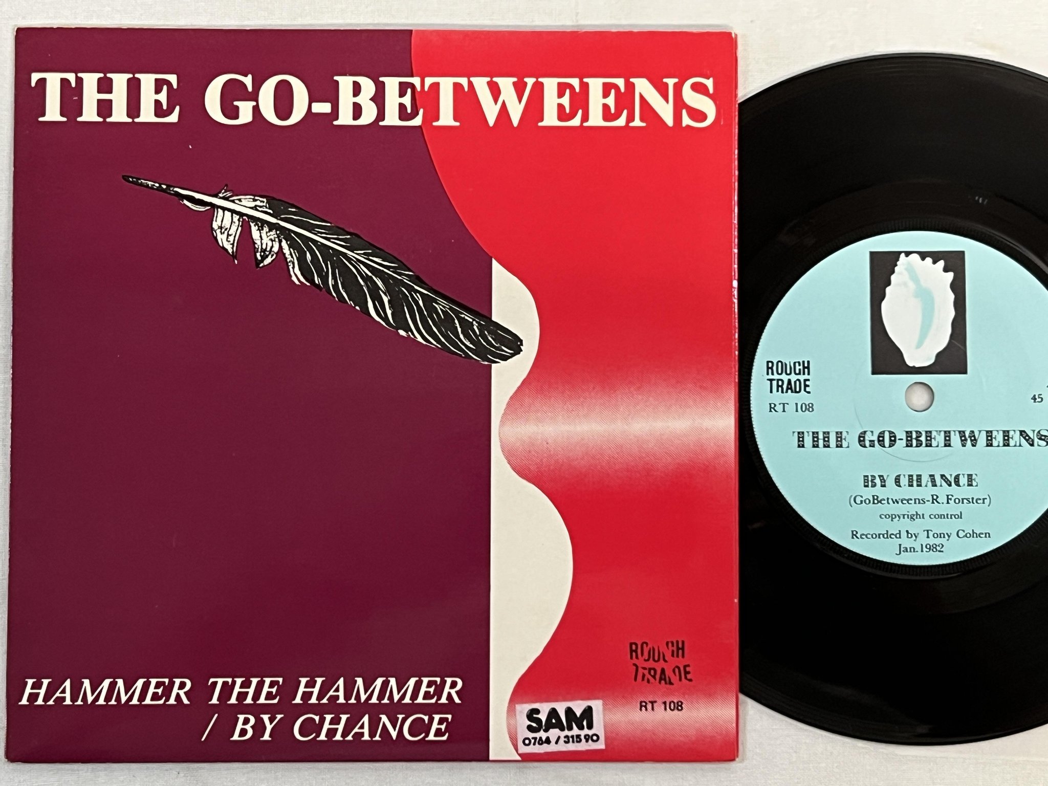 Omslagsbild för skivan THE GO-BETWEENS by chance 7"single -82 UK ROUGH TRADE RT 108
