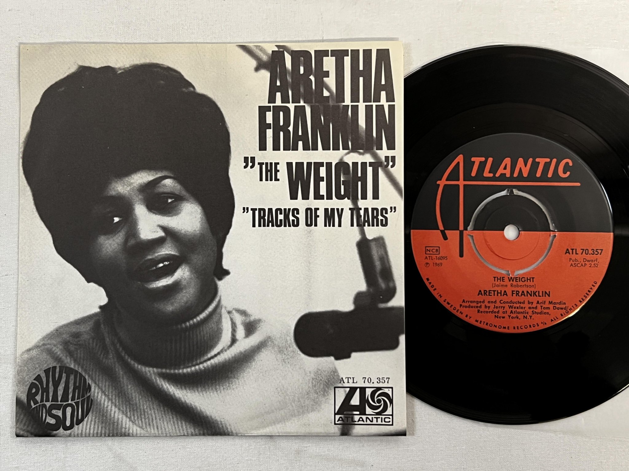 Omslagsbild för skivan ARETHA FRANKLIN the weight 7" Swe ATLANTIC ATL 70357 "tracks of my tears"