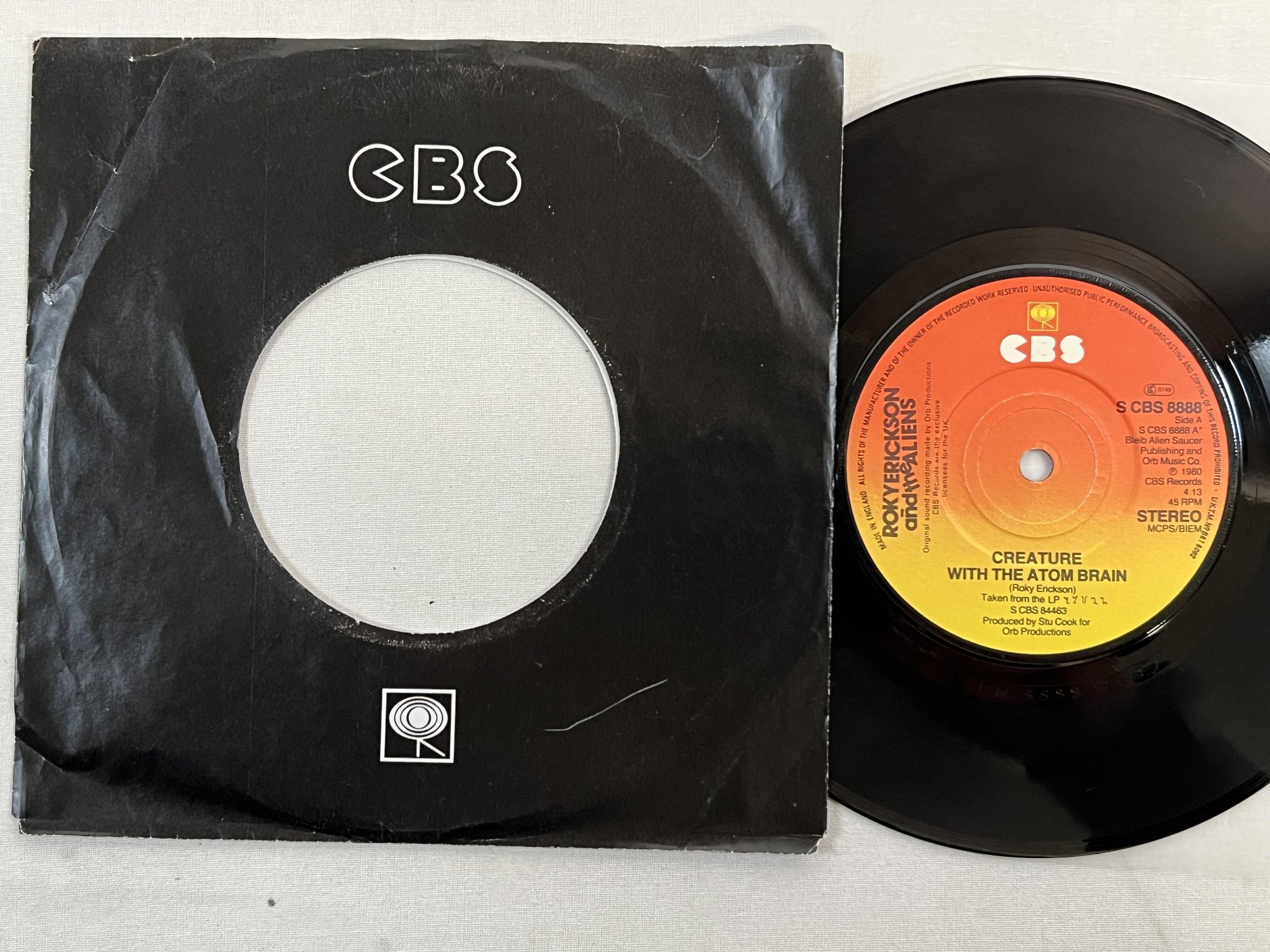 Omslagsbild för skivan ROKY ERICKSON & THE ALIENS Creature With The Atom brain 7" -77 UK CBS 8888