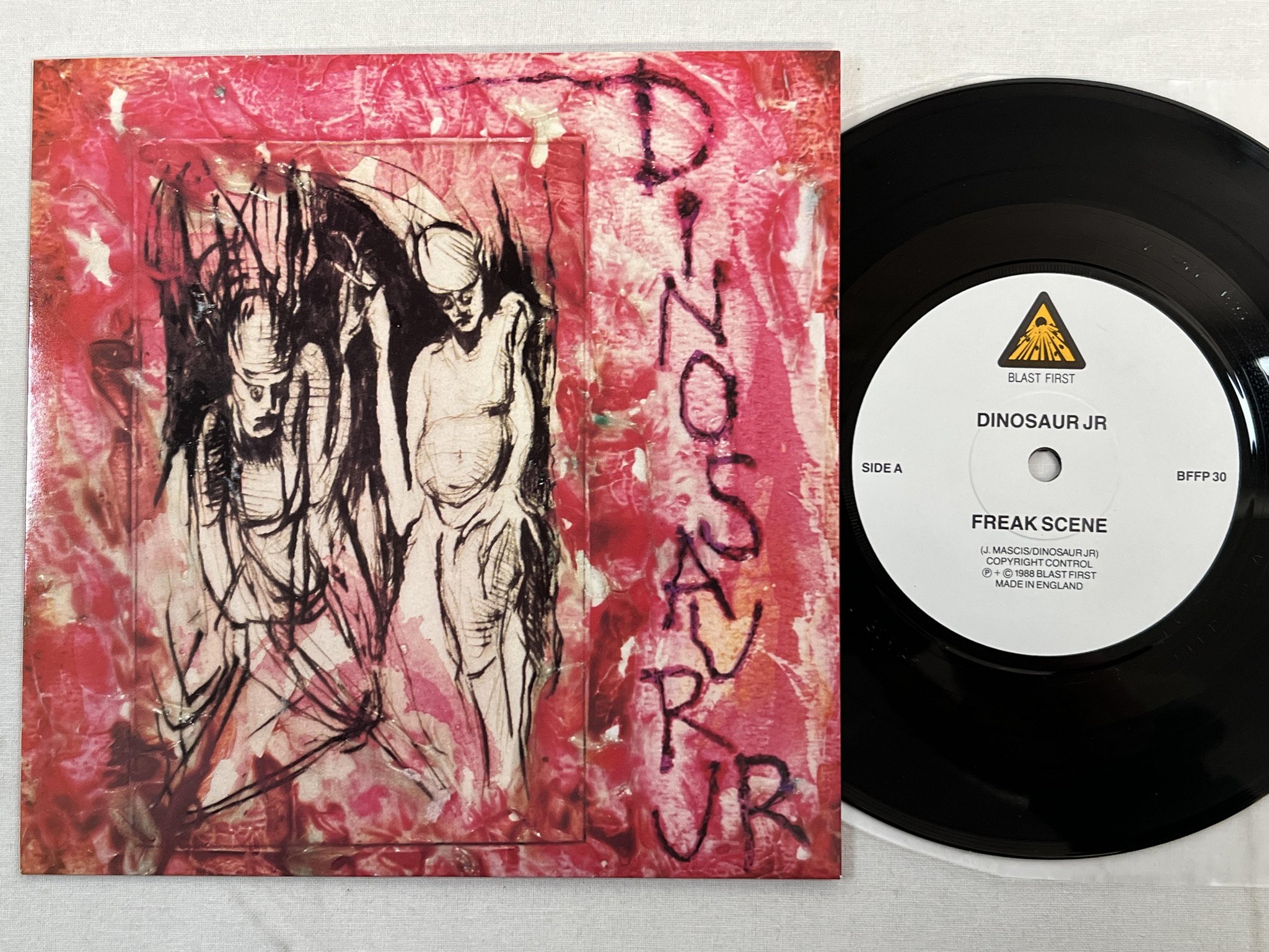 Omslagsbild för skivan DINOSAUR JR freak scene 7" -88 UK BLAST FIRE BFFP 30