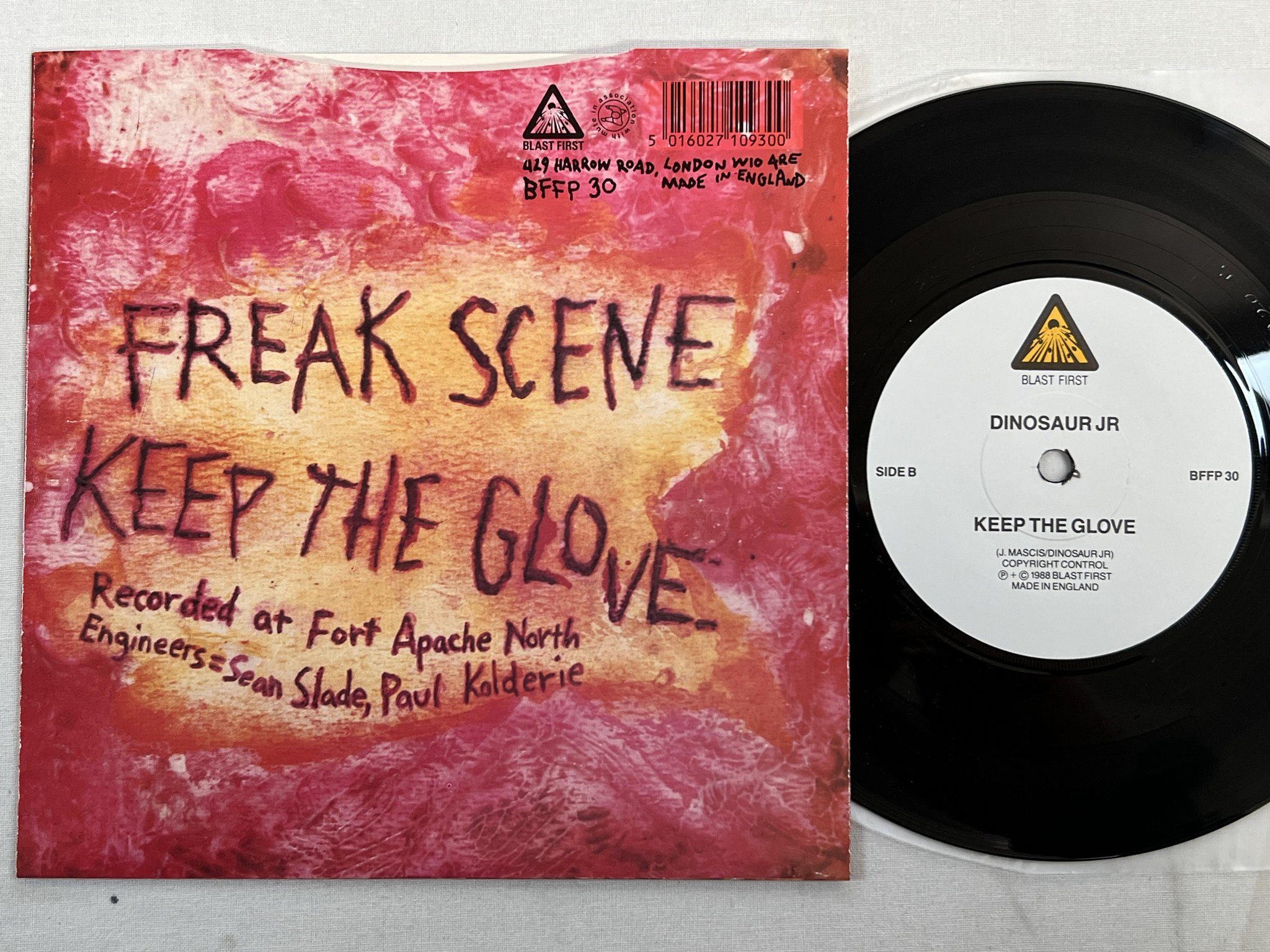 Omslagsbild för skivan DINOSAUR JR freak scene 7" -88 UK BLAST FIRE BFFP 30