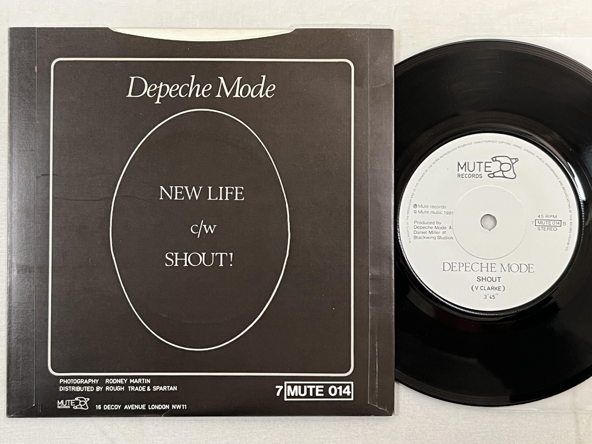 Omslagsbild för skivan DEPECHE MODE new life 7" -81 UK MUTE 014