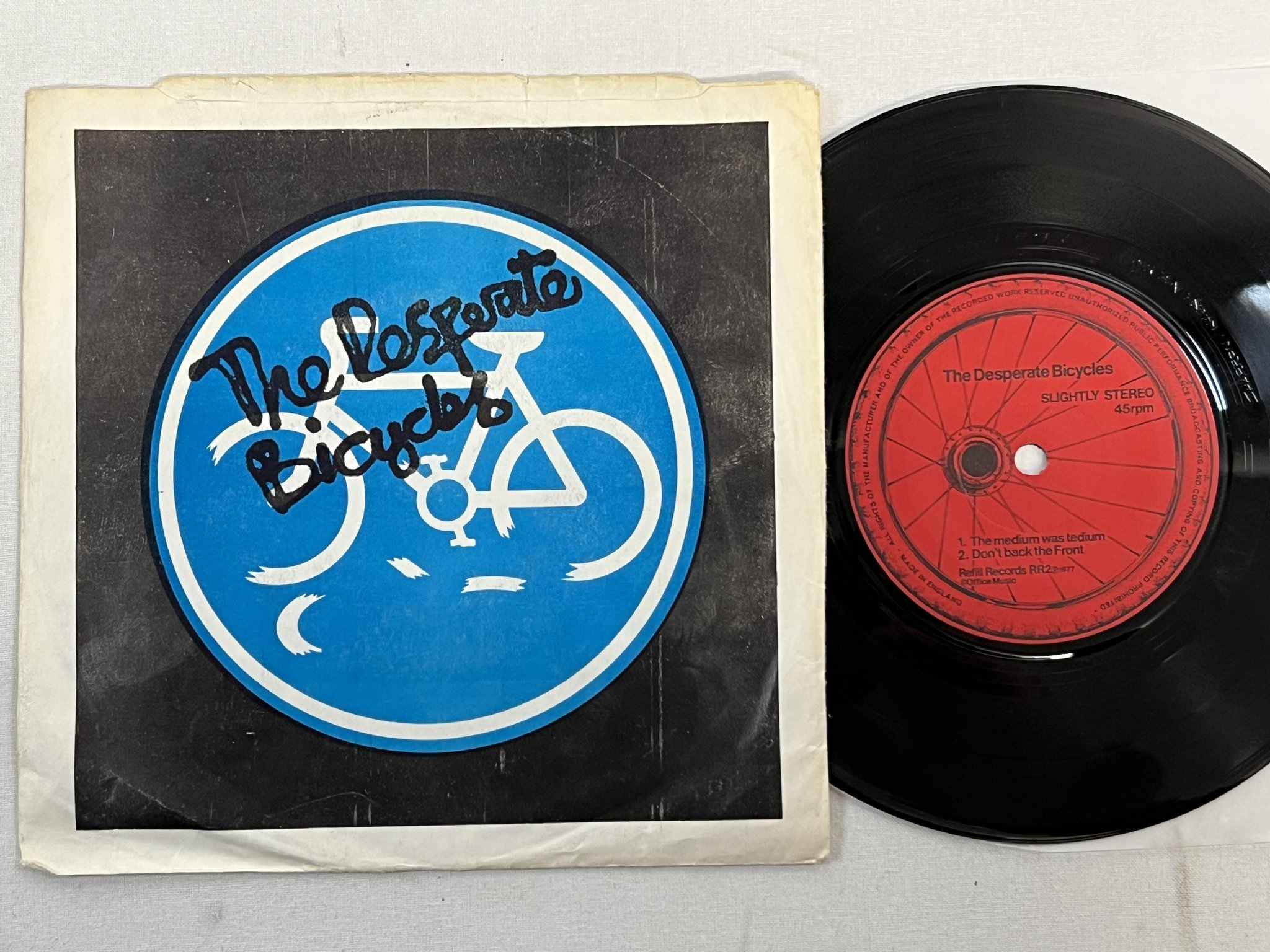 Omslagsbild för skivan THE DESPERATE BICYCLES The Medium Was Tedium 7" -77 UK refill RR2 ** RARE **