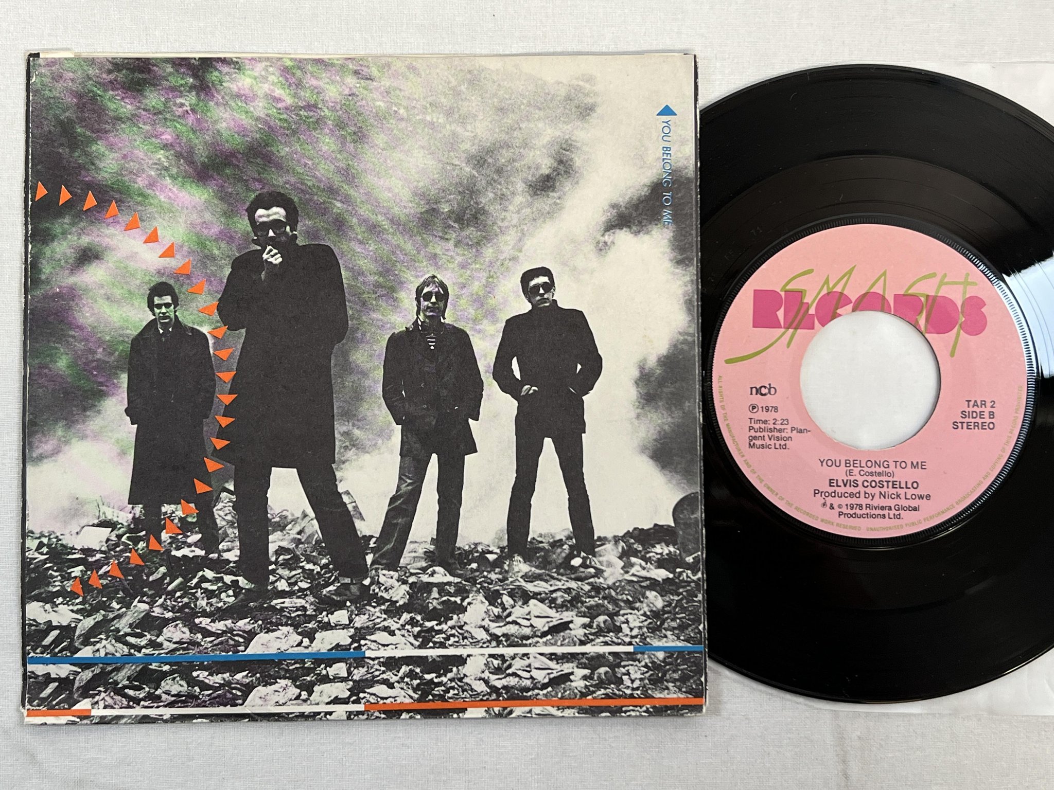 Omslagsbild för skivan ELVIS COSTELLO you belong to me 7" SMASH TAR 2 **I dont want to go to Chelsea**