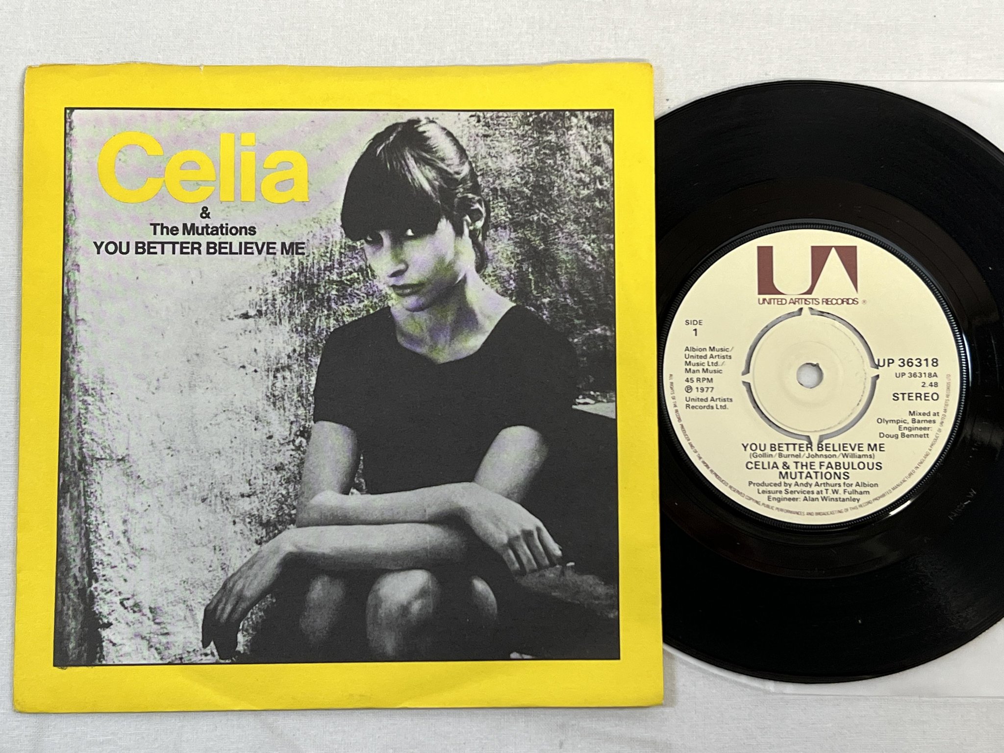 Omslagsbild för skivan CELIA & THE YOUNG MUTATIONS round and round 7" -77 UK UNITED UP 36318