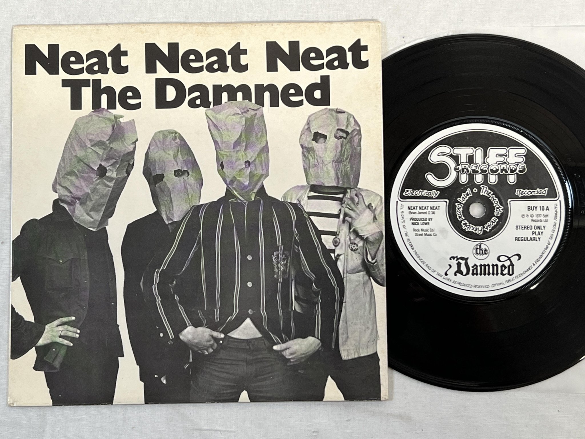 Omslagsbild för skivan THE DAMNED neat neat neat 7" -77 UK STIFF BUY-10 *** rare punk 45 ***