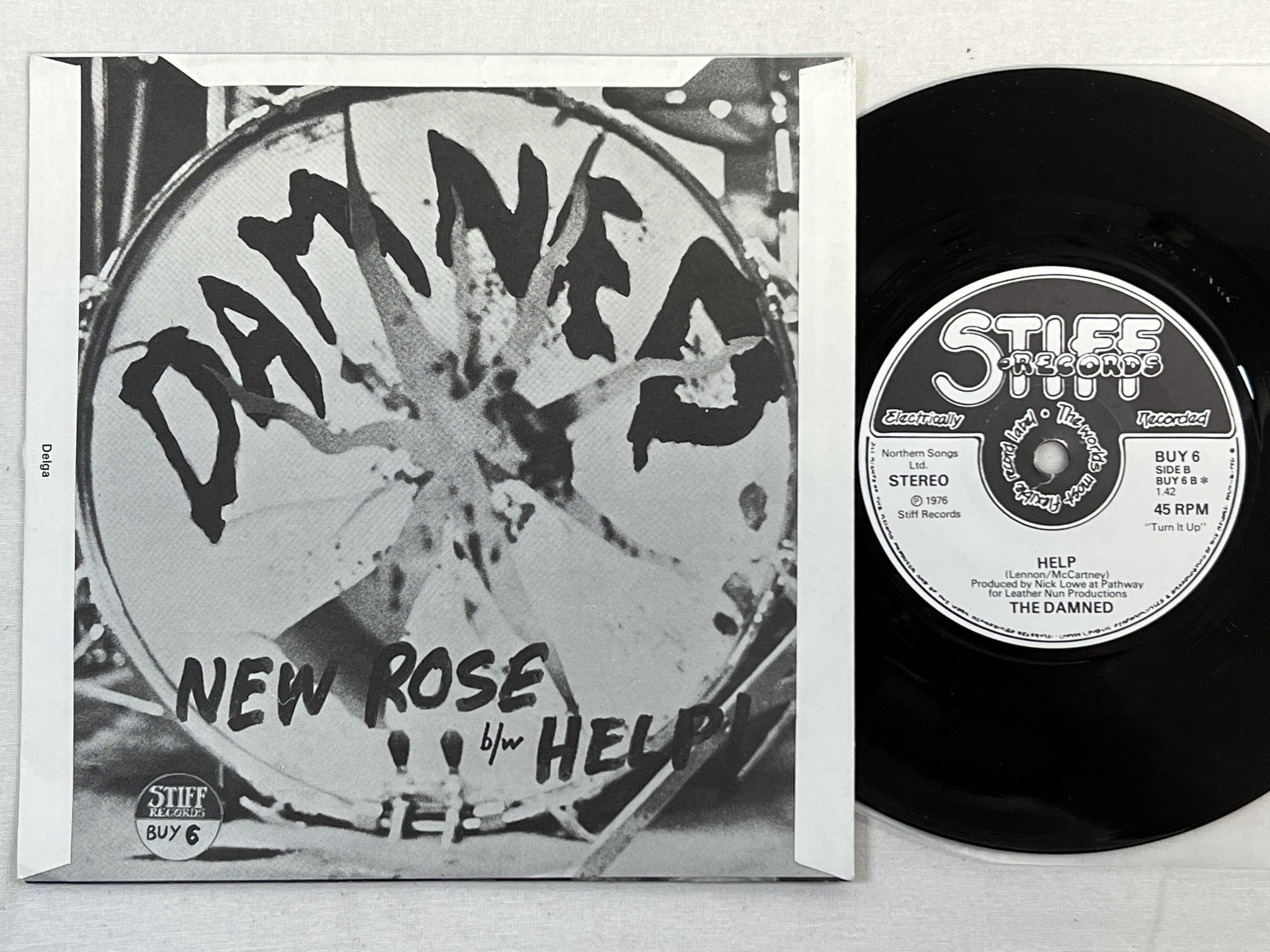 Omslagsbild för skivan THE DAMNED New Rose 7" re -78 UK STIFF BUY-6