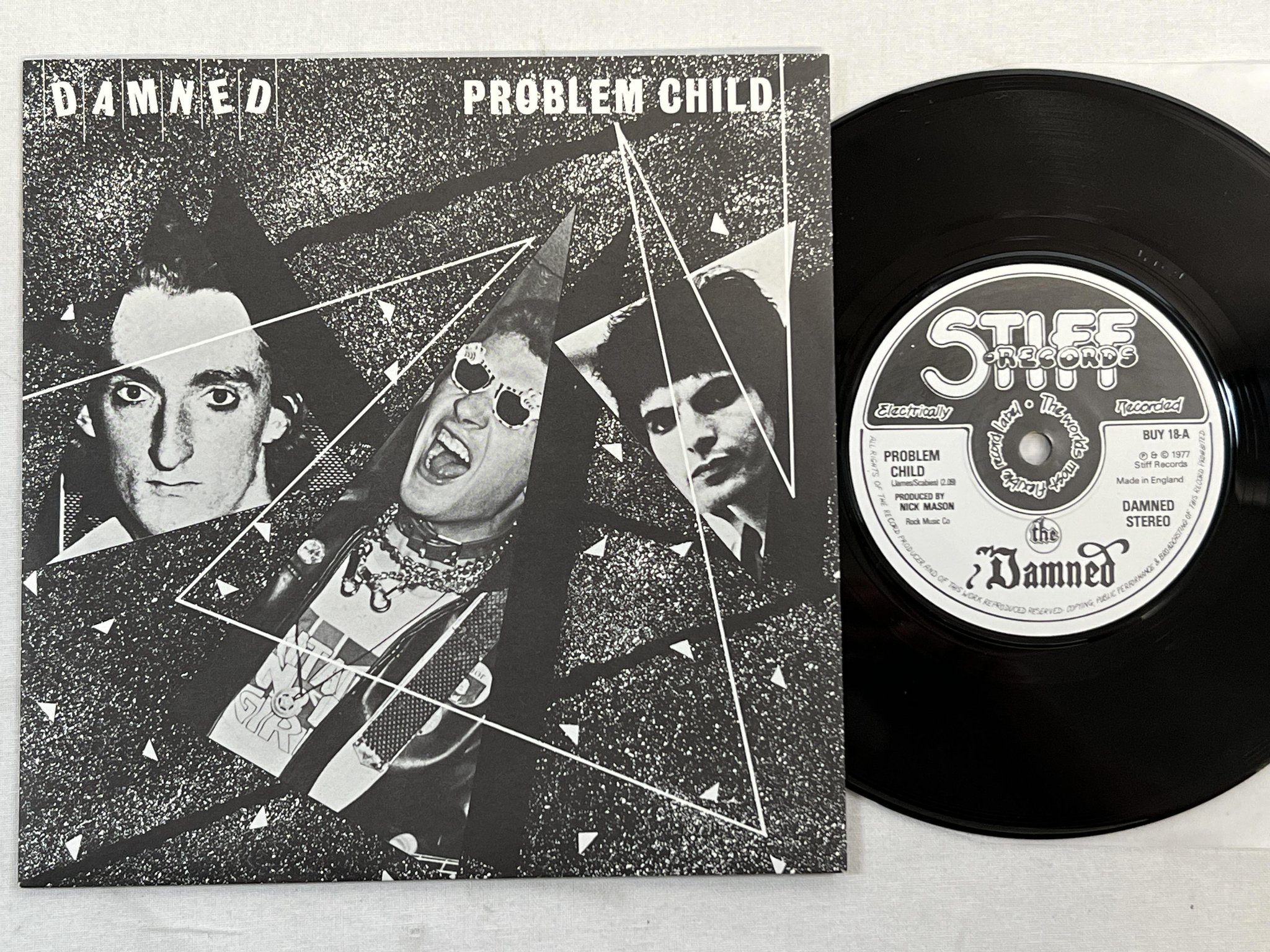 Omslagsbild för skivan THE DAMNED Problem Child 7" re -79 UK STIFF BUY-18