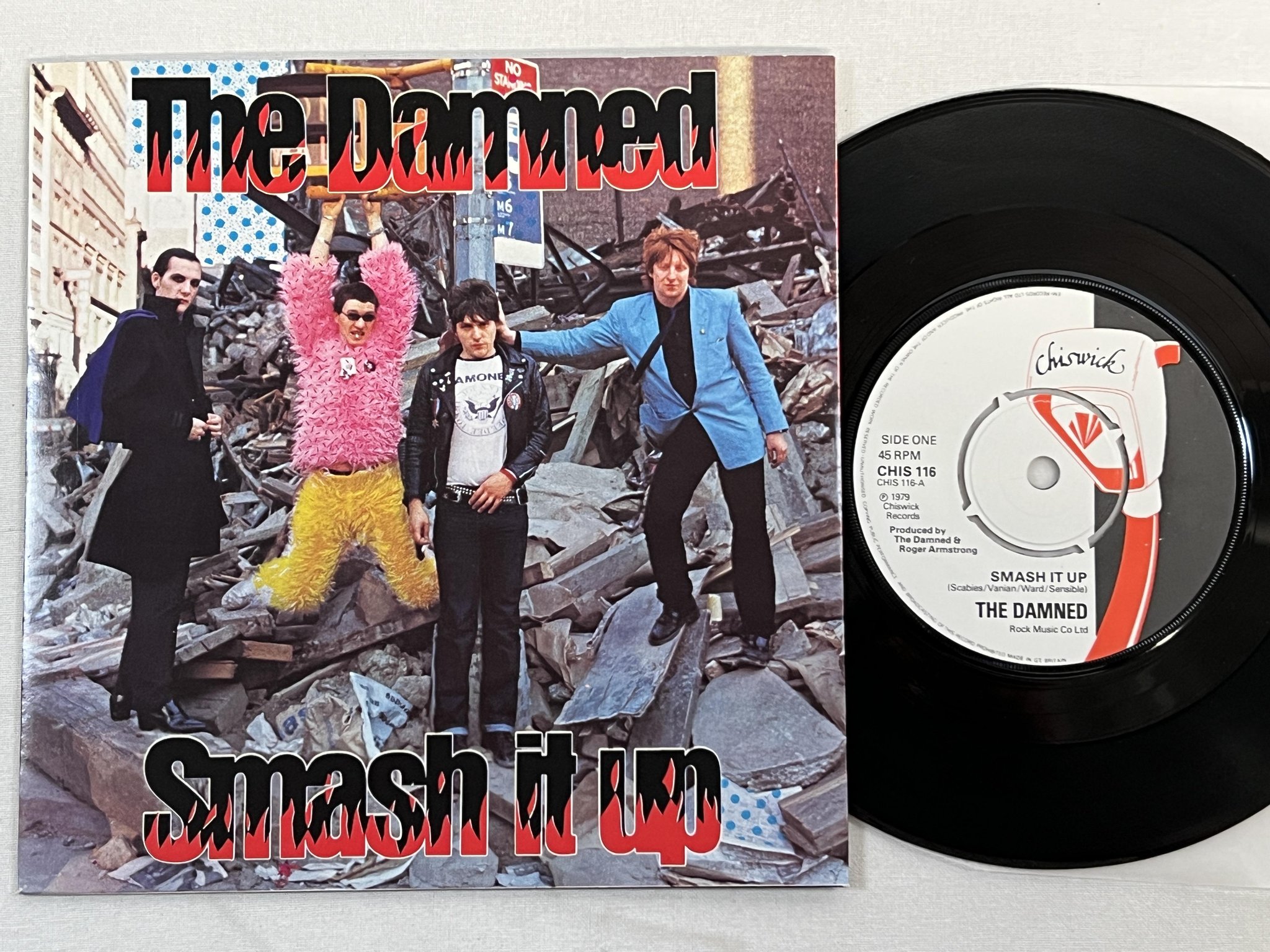 Omslagsbild för skivan THE DAMNED Smash It Up 7" -79 UK CHISWICK CHIS 116