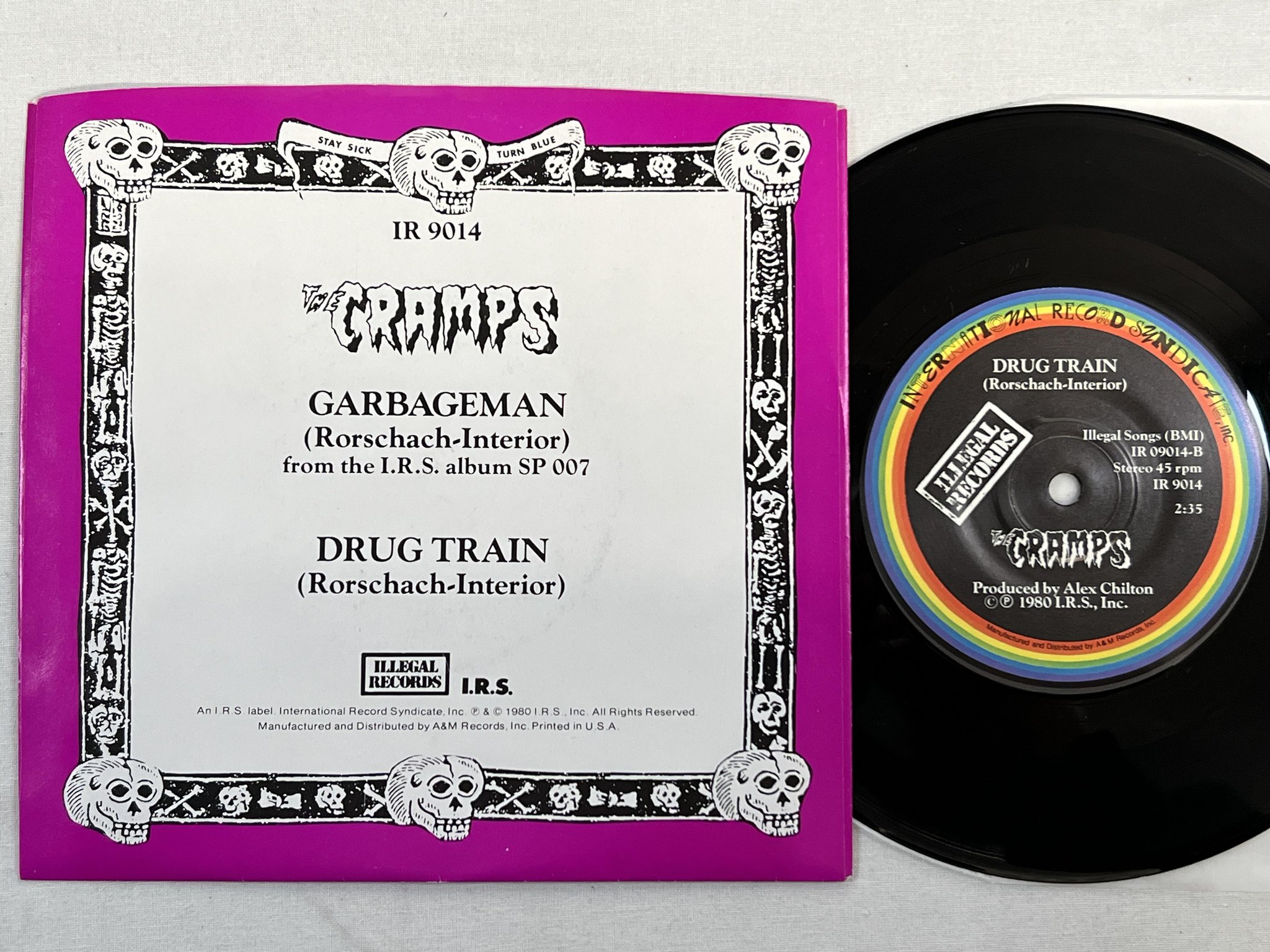Omslagsbild för skivan THE CRAMPS garbageman 7" -80 UK ILLEGAL IR 09014