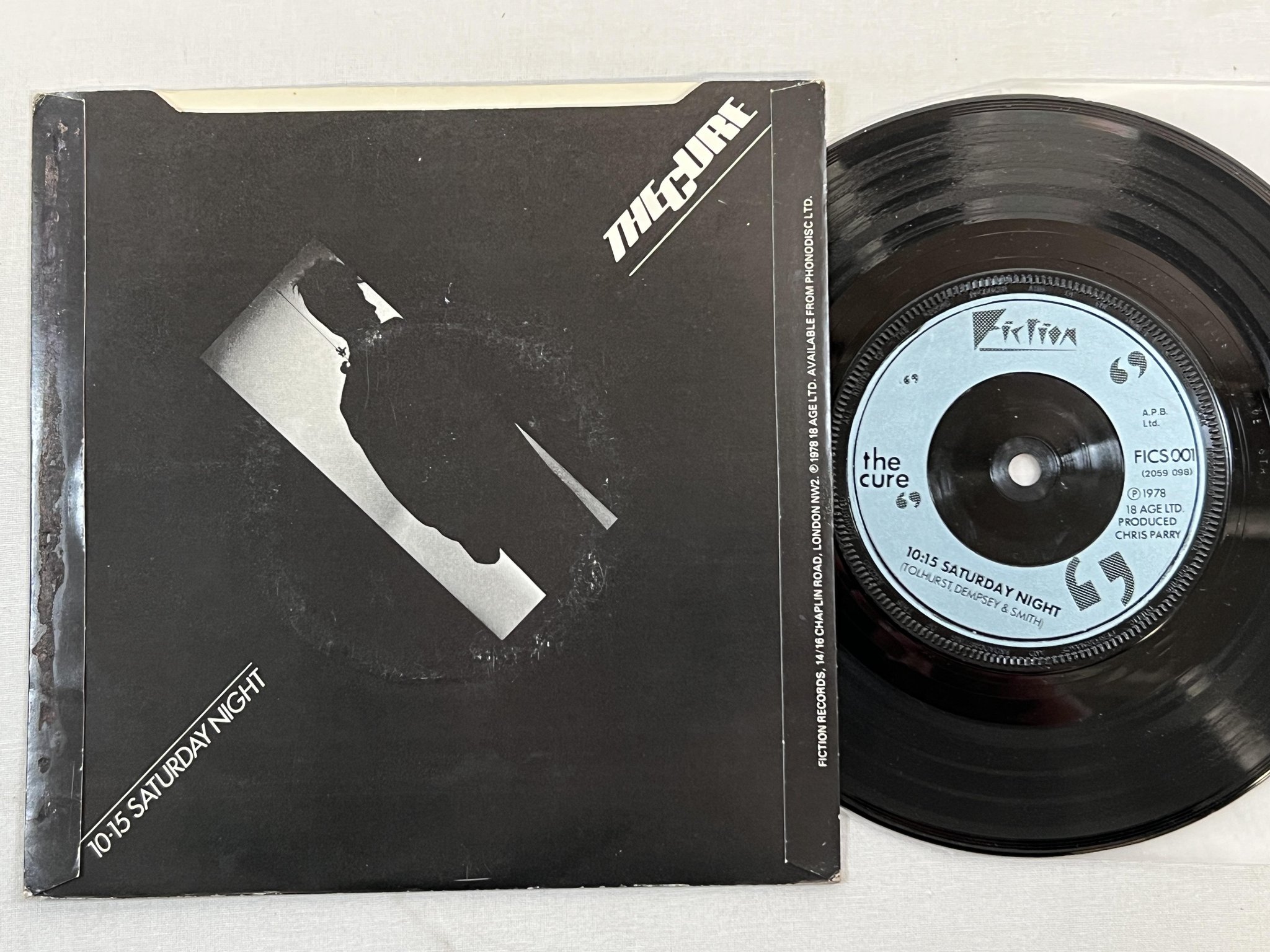 Omslagsbild för skivan THE CURE killing an arab 7" -78 UK FICTION FICS 001