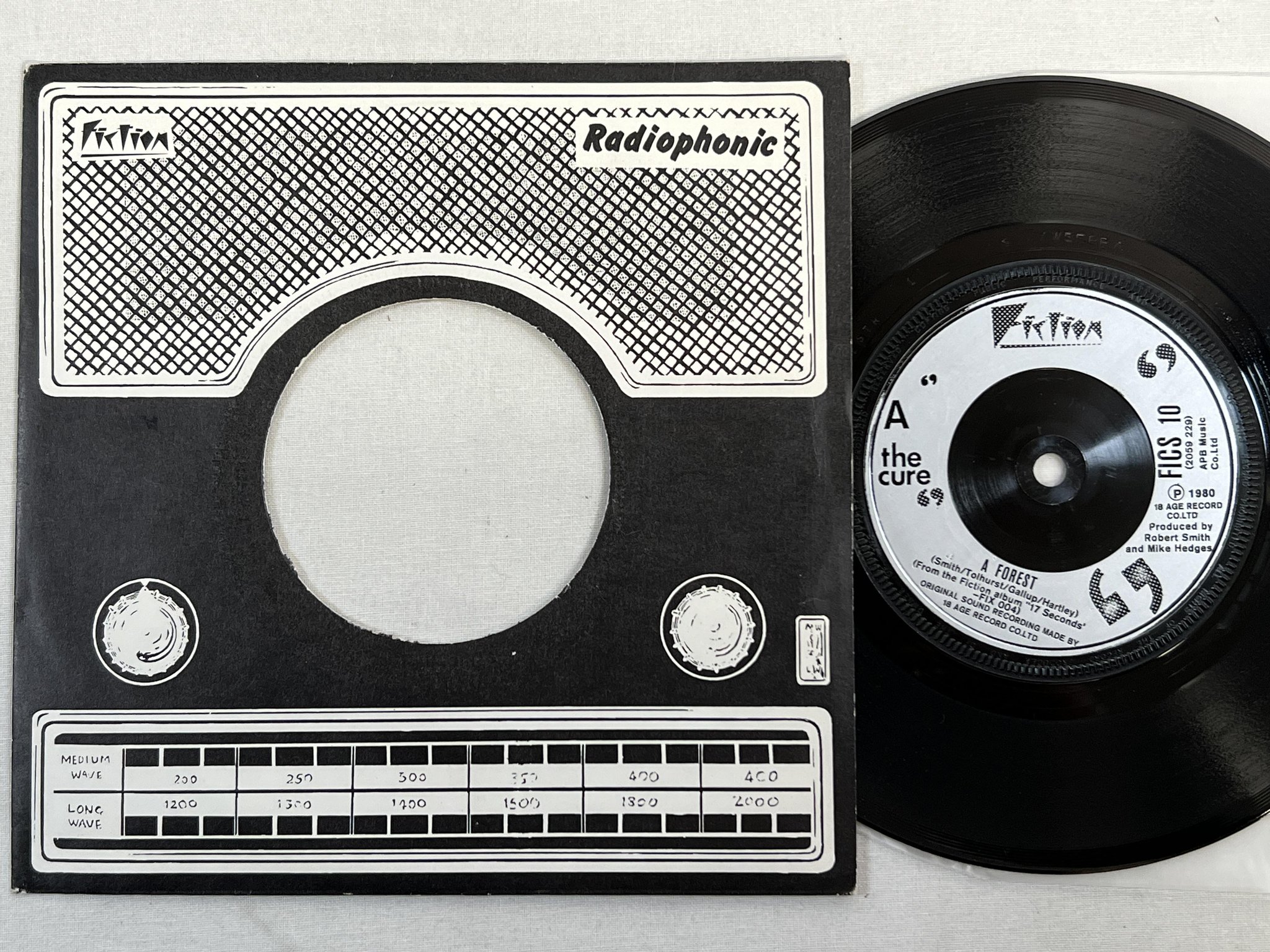 Omslagsbild för skivan THE CURE A Forest 7" -80 UK FICTION FICS 10