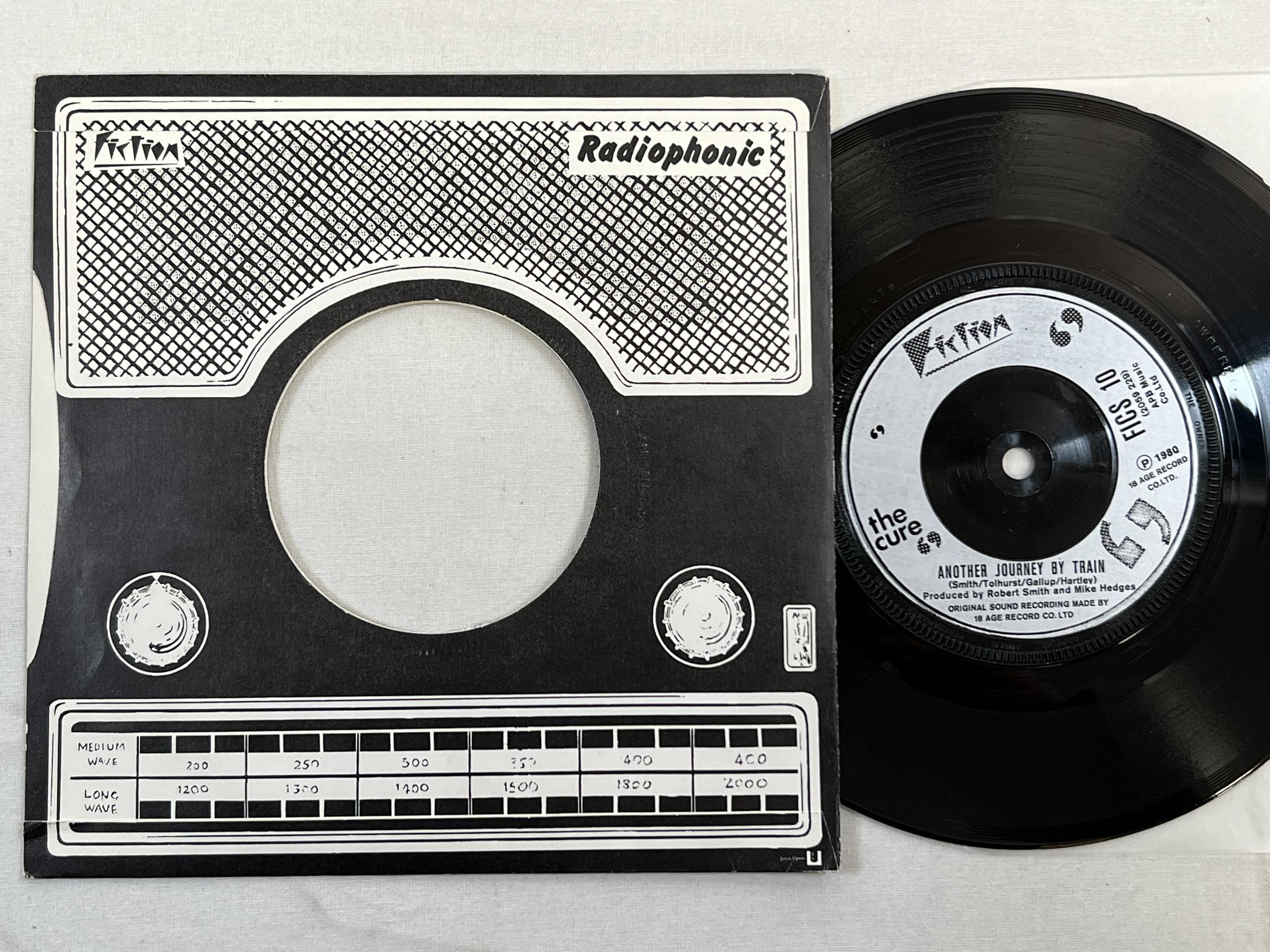 Omslagsbild för skivan THE CURE A Forest 7" -80 UK FICTION FICS 10