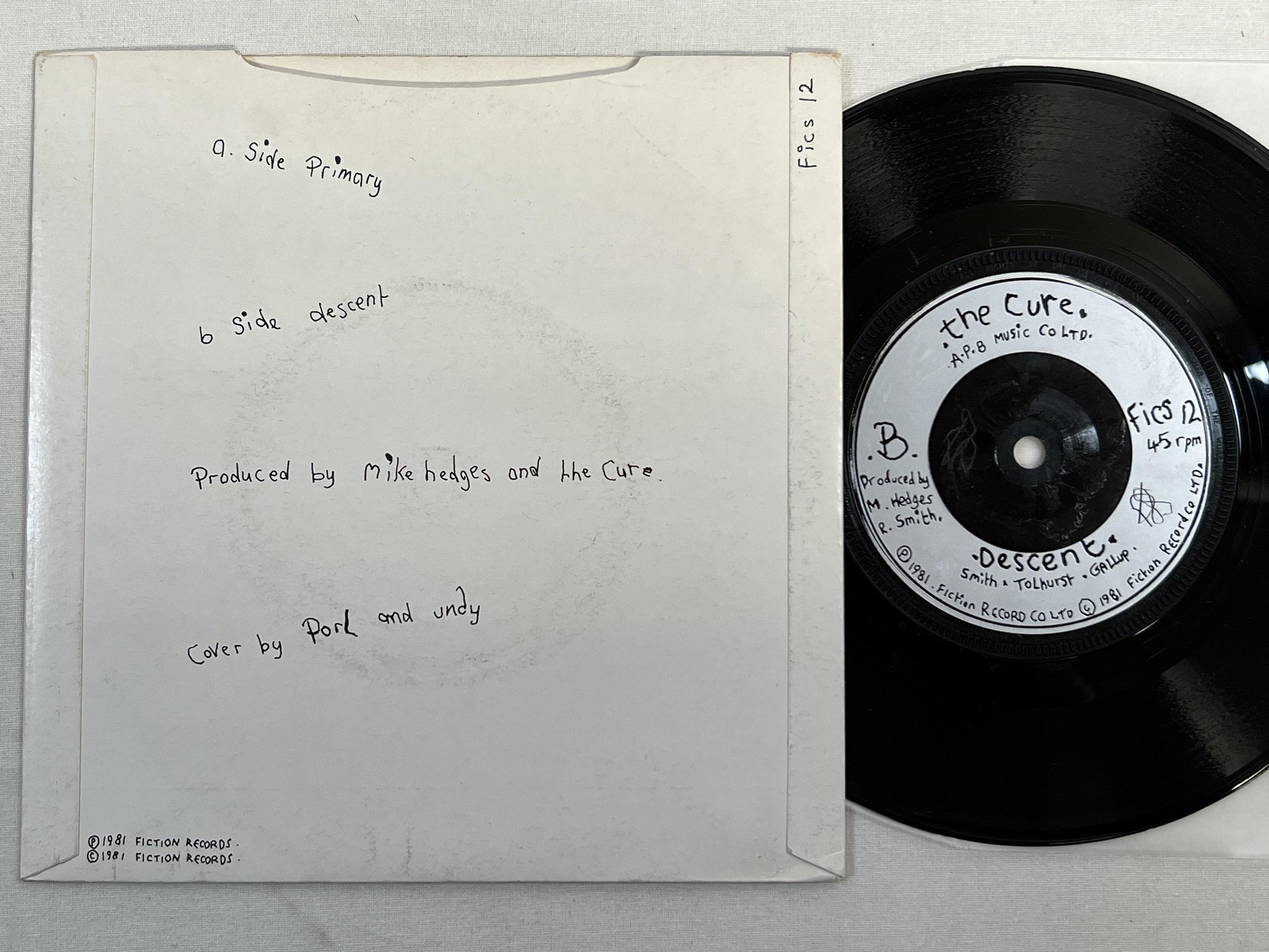 Omslagsbild för skivan THE CURE Primary 7" -81 UK FICTION FICS 12