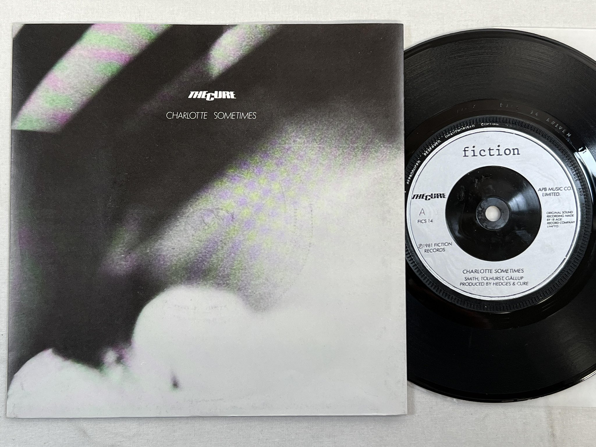 Omslagsbild för skivan THE CURE Charlotte Sometimes 7" -81 UK FICTION FICS 14