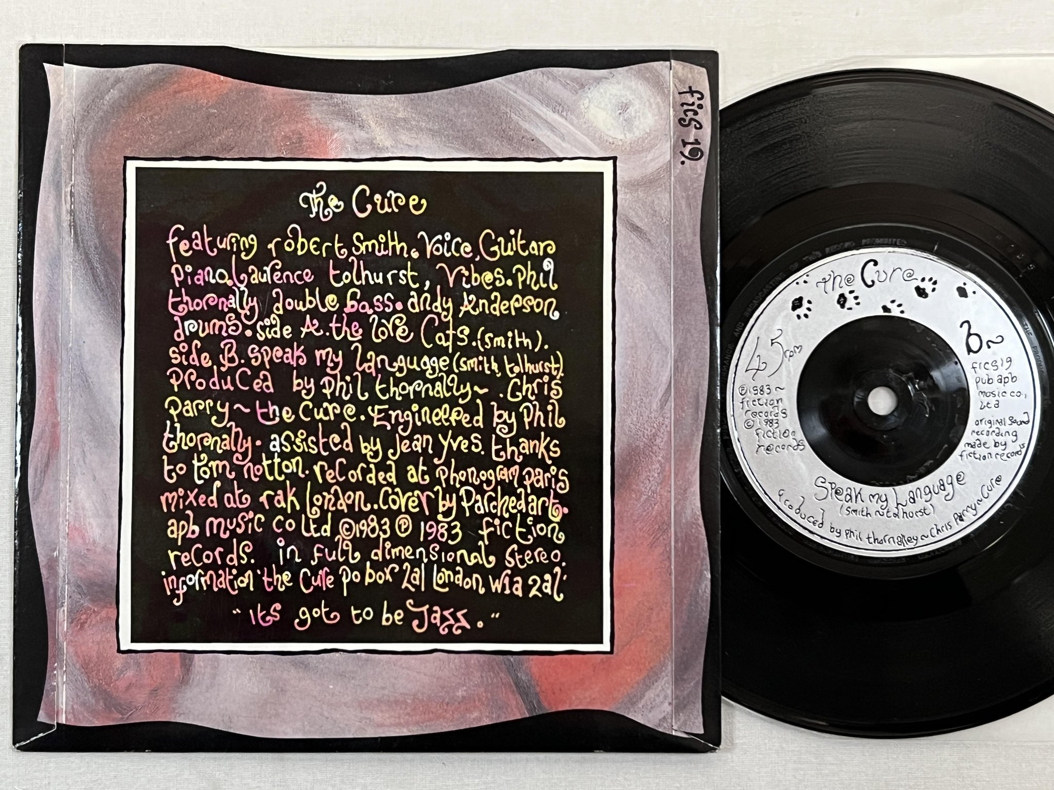 Omslagsbild för skivan THE CURE the lovecats 7" -83 UK FICTION FICS 19