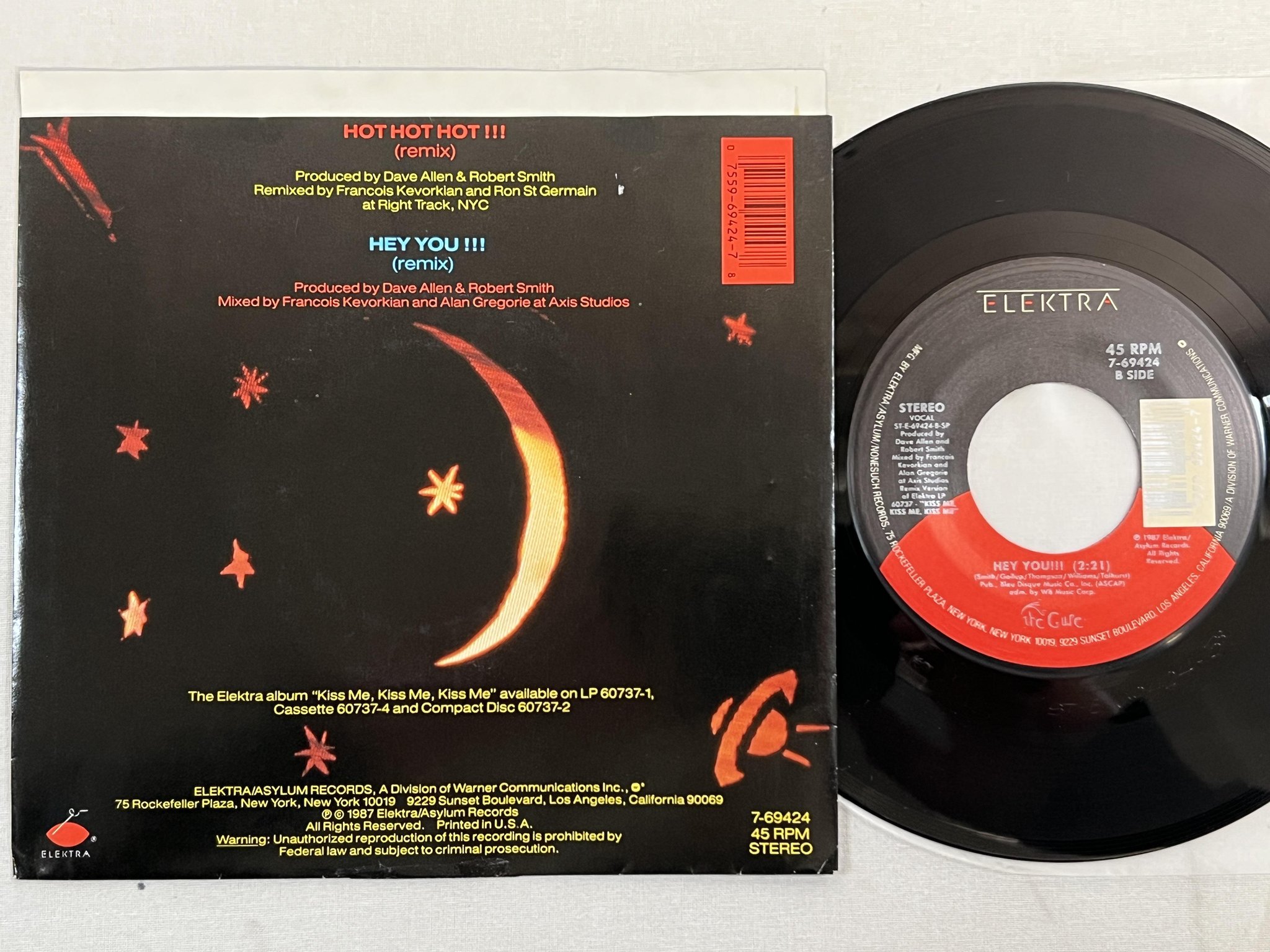 Omslagsbild för skivan THE CURE Hot Hot Hot!!! 7" -88 US ELEKTRA 7-69424