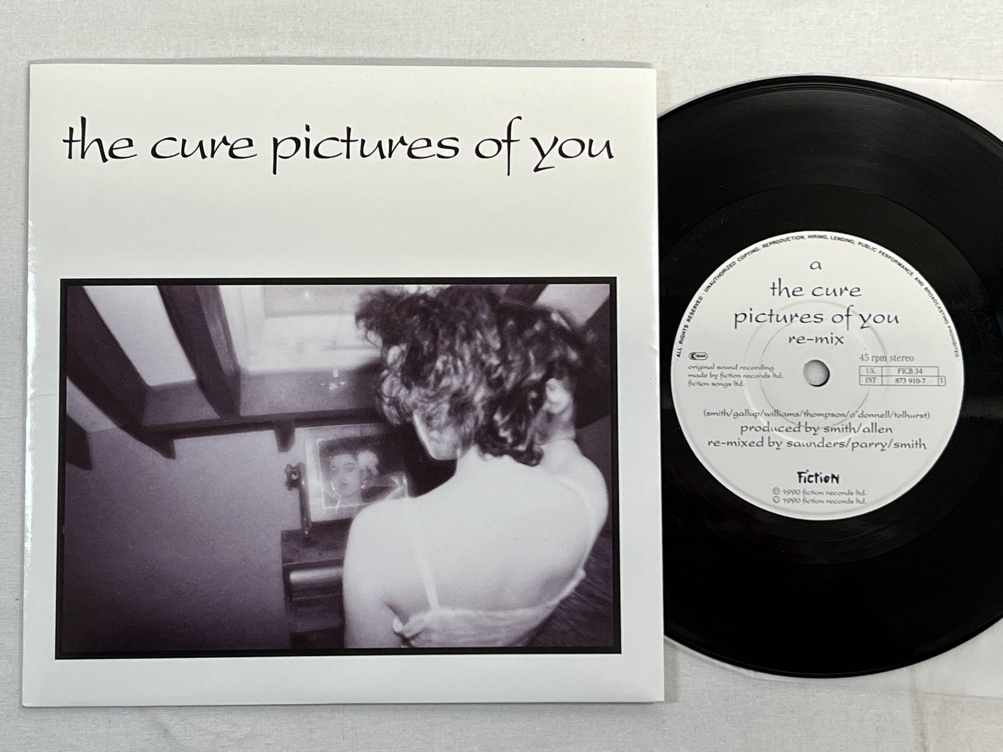Omslagsbild för skivan THE CURE Pictures Of You 7" -90 FICTION FICB 34