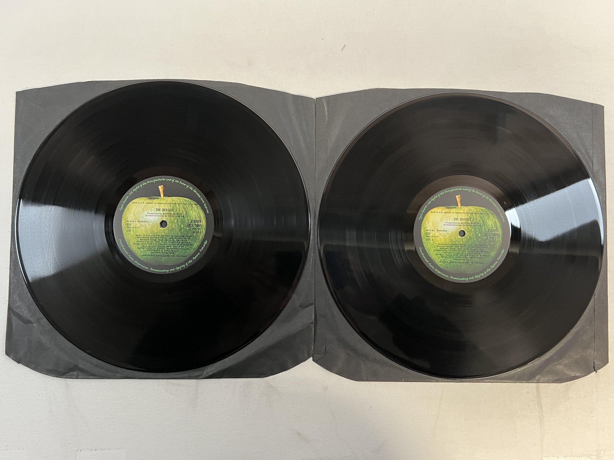 Omslagsbild för skivan THE BEATLES white album 2xLP -68 UK APPLE PCS 7067/68