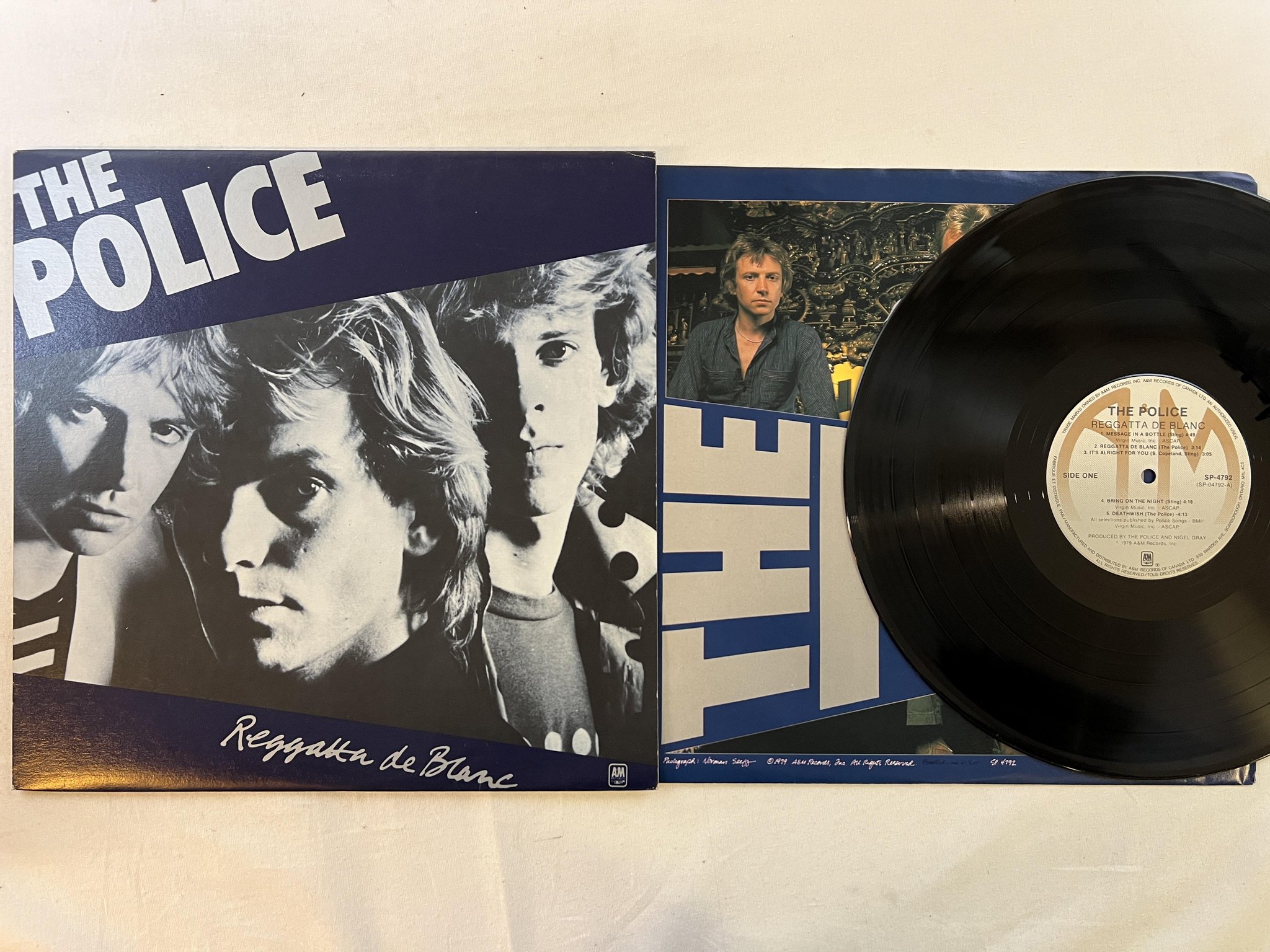 Omslagsbild för skivan THE POLICE reggatta de blanc LP -79 Can A&M SP-4792