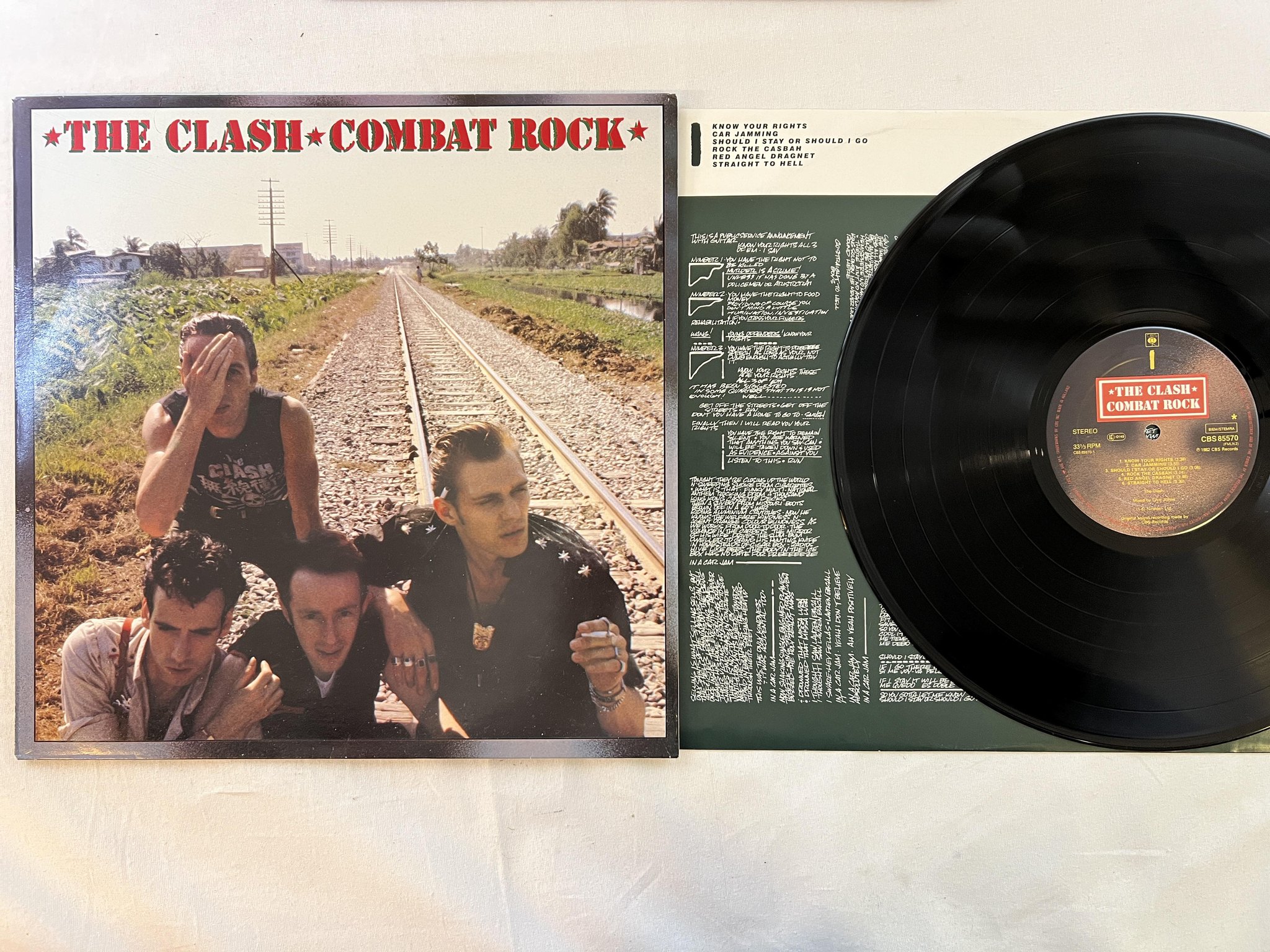 Omslagsbild för skivan THE CLASH combat rock LP Hol CBS 85570