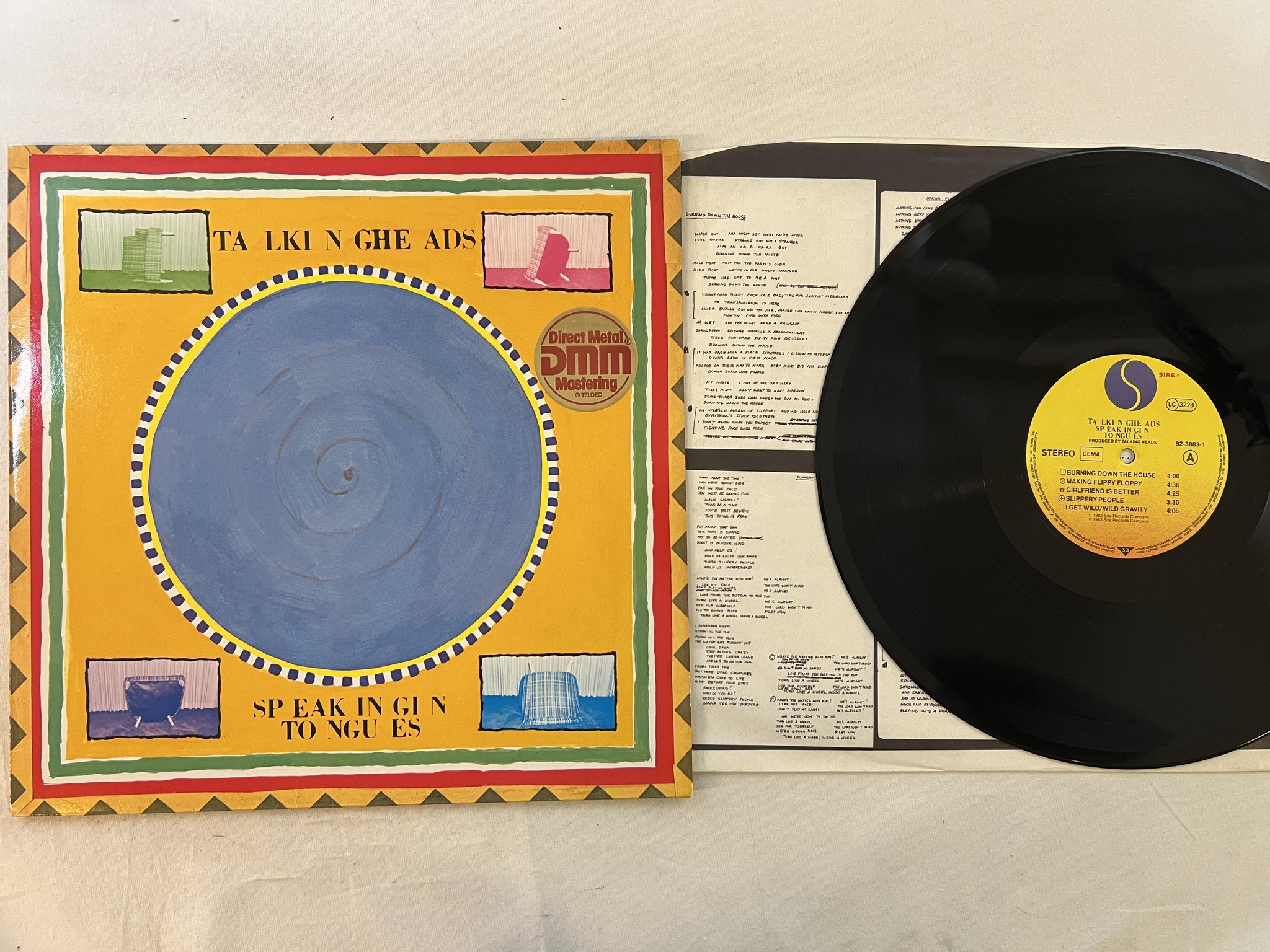 Omslagsbild för skivan TALKING HEADS speaking in tongues LP -83 Ger SIRE 92-3883-1