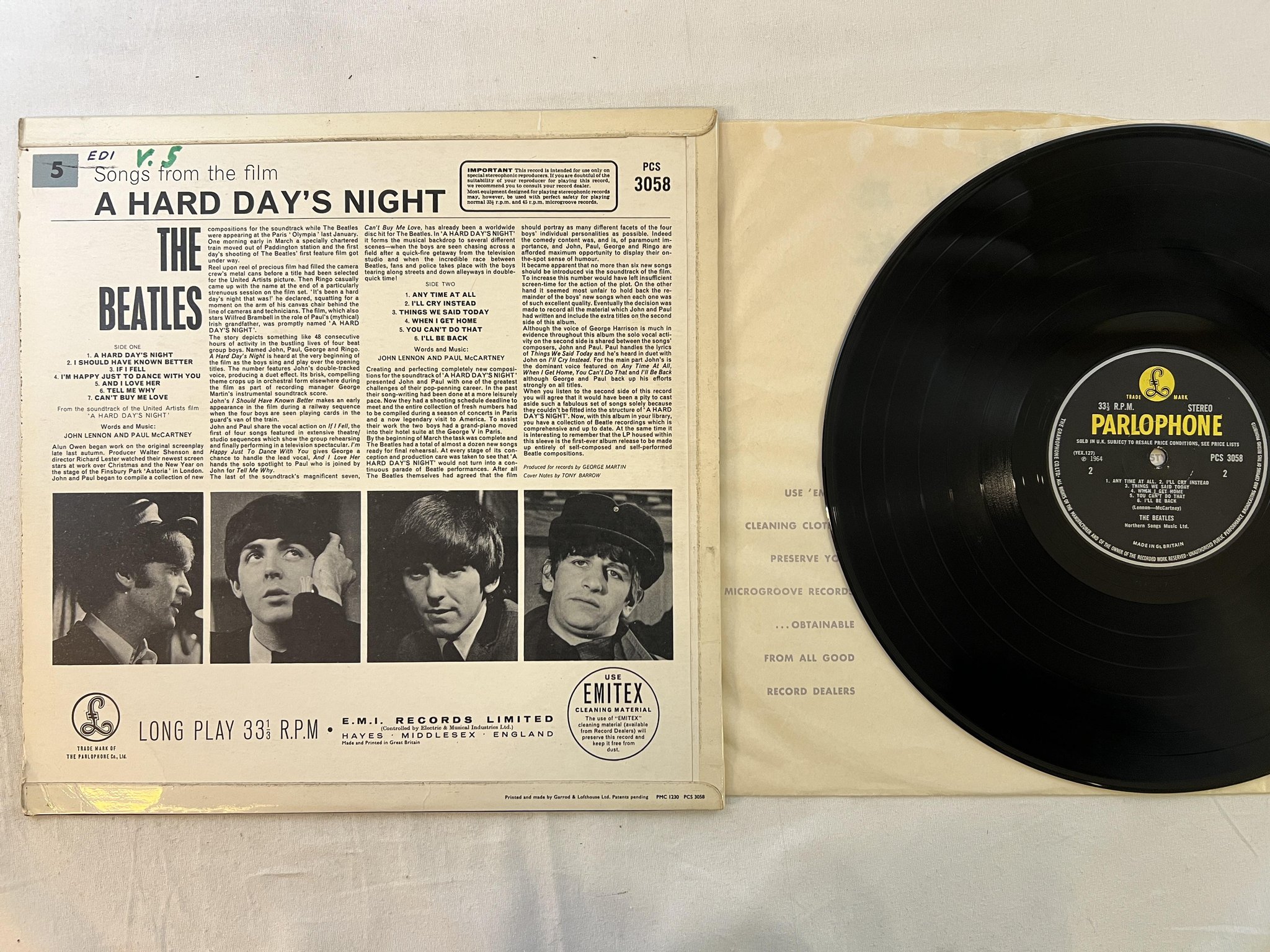 Omslagsbild för skivan THE BEATLES a hard day's night LP -64 UK PARLOPHONE PCS 3058 ( -1 / -1 )