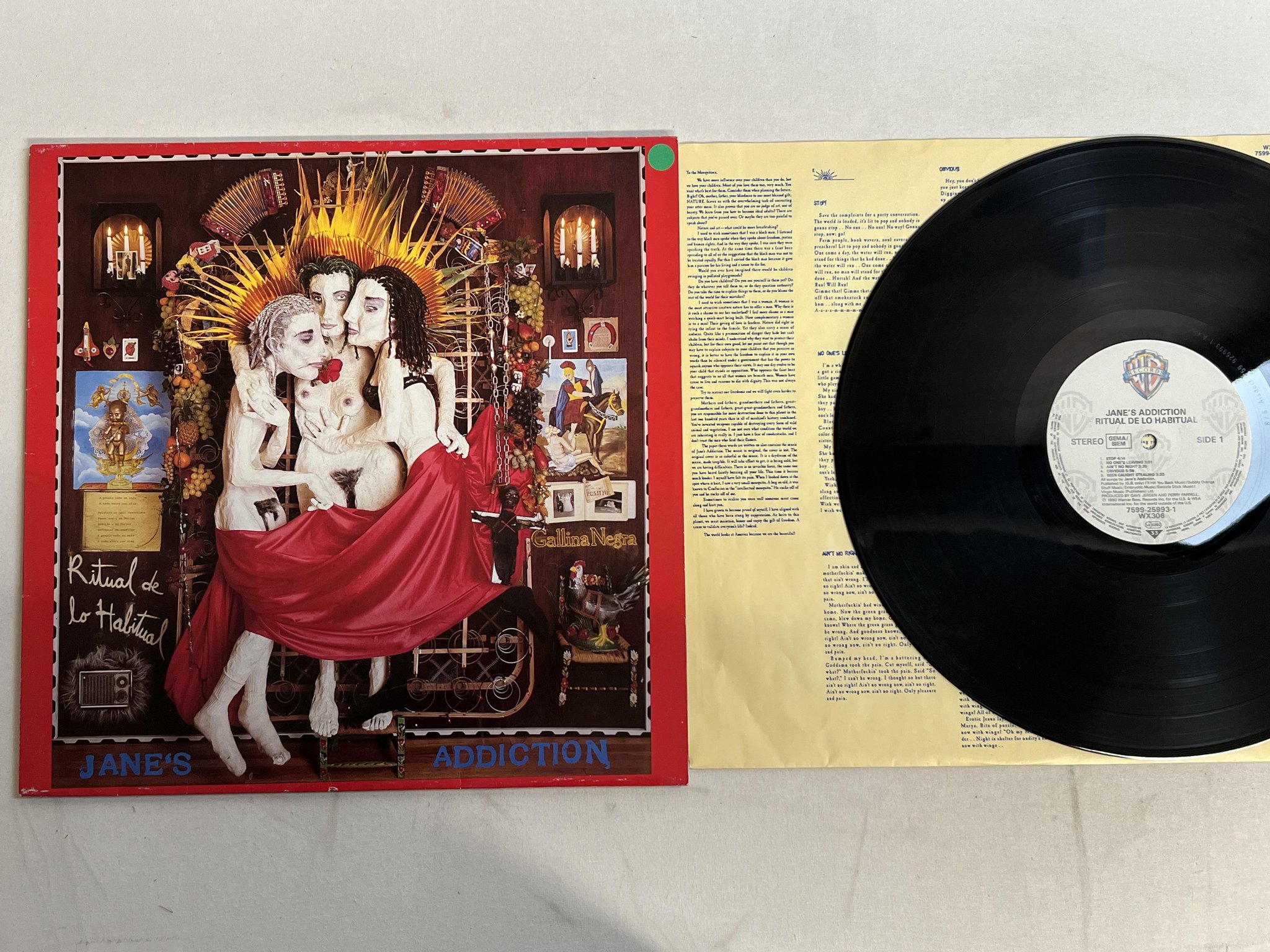 Omslagsbild för skivan JANE'S ADDICTION ritual de lo habitual LP -90 WARNER BROS 7599-25993-1