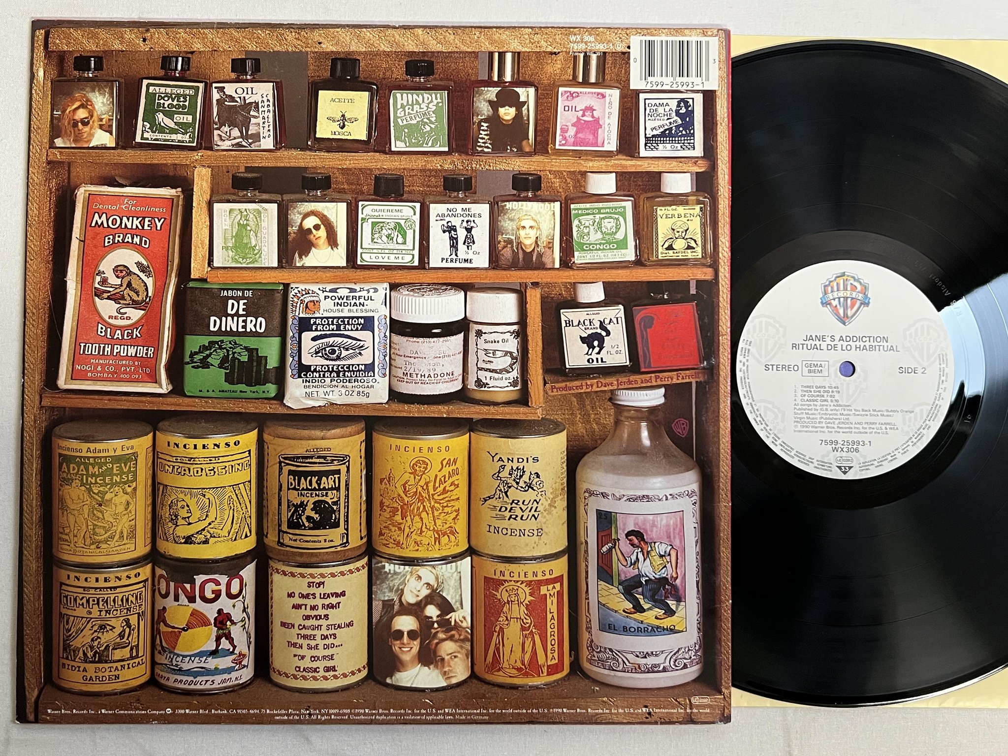 Omslagsbild för skivan JANE'S ADDICTION ritual de lo habitual LP -90 WARNER BROS 7599-25993-1