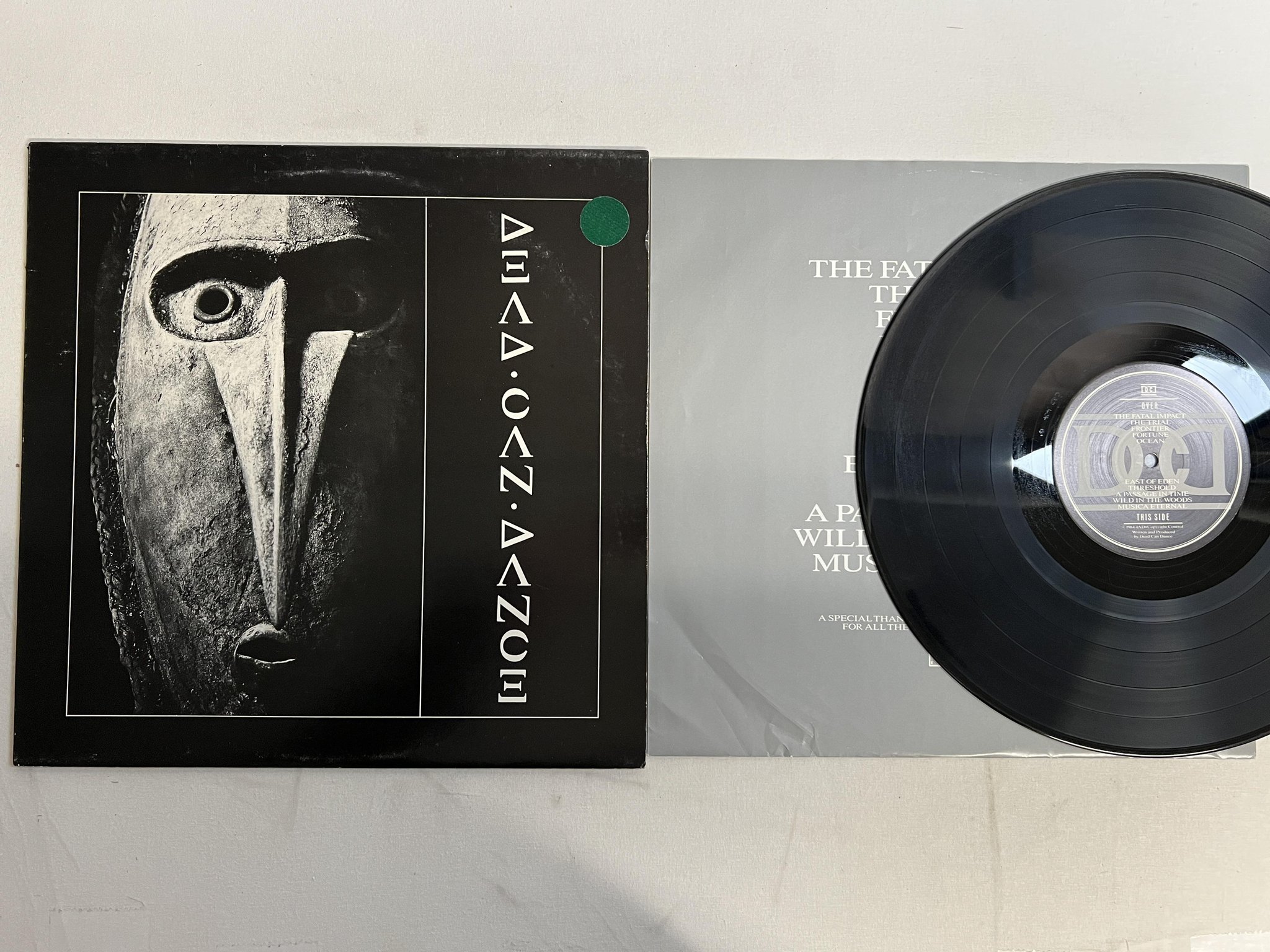 Omslagsbild för skivan DEAD CAN DANCE s/t LP -84 4AD CAD 404 ** goth rock **