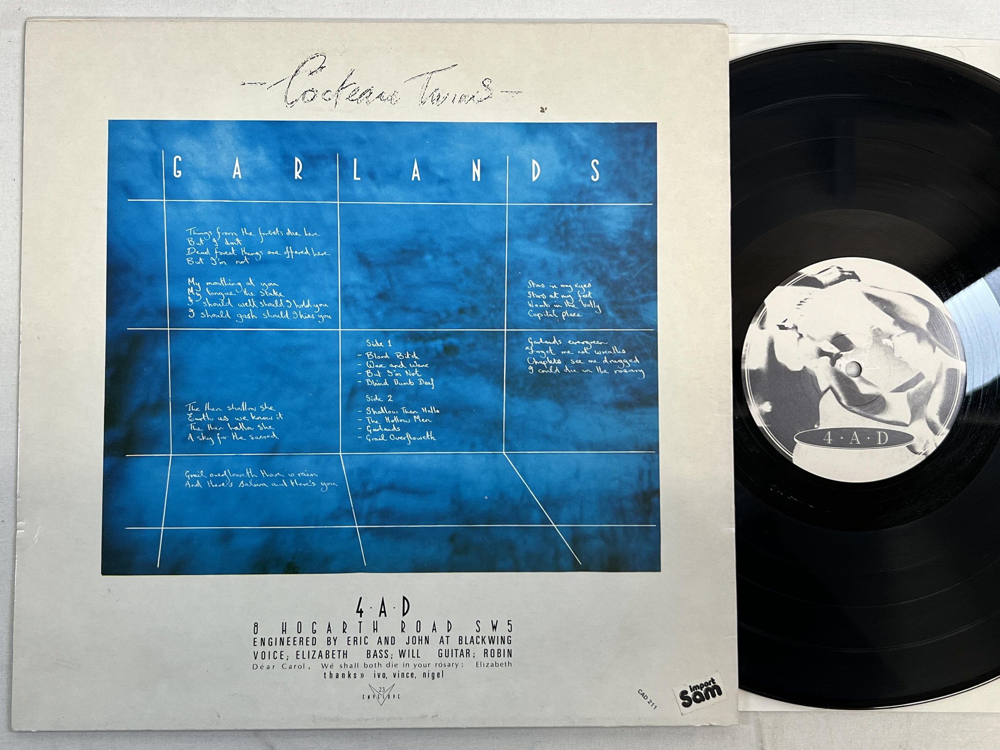 Omslagsbild för skivan COCTEAU TWINS garlands LP -82 4AD CAD 211 ** post-punk **