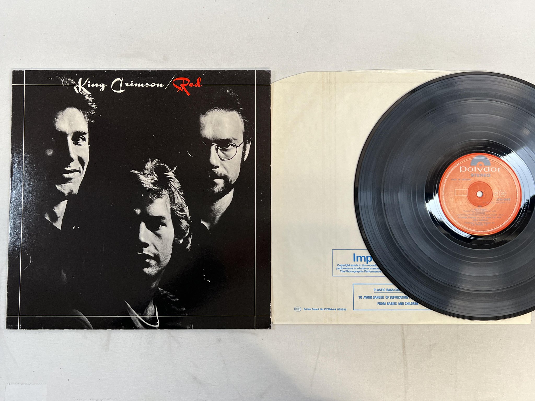 Omslagsbild för skivan KING CRIMSON red LP -74/77 UK POLYDOR 2344 072