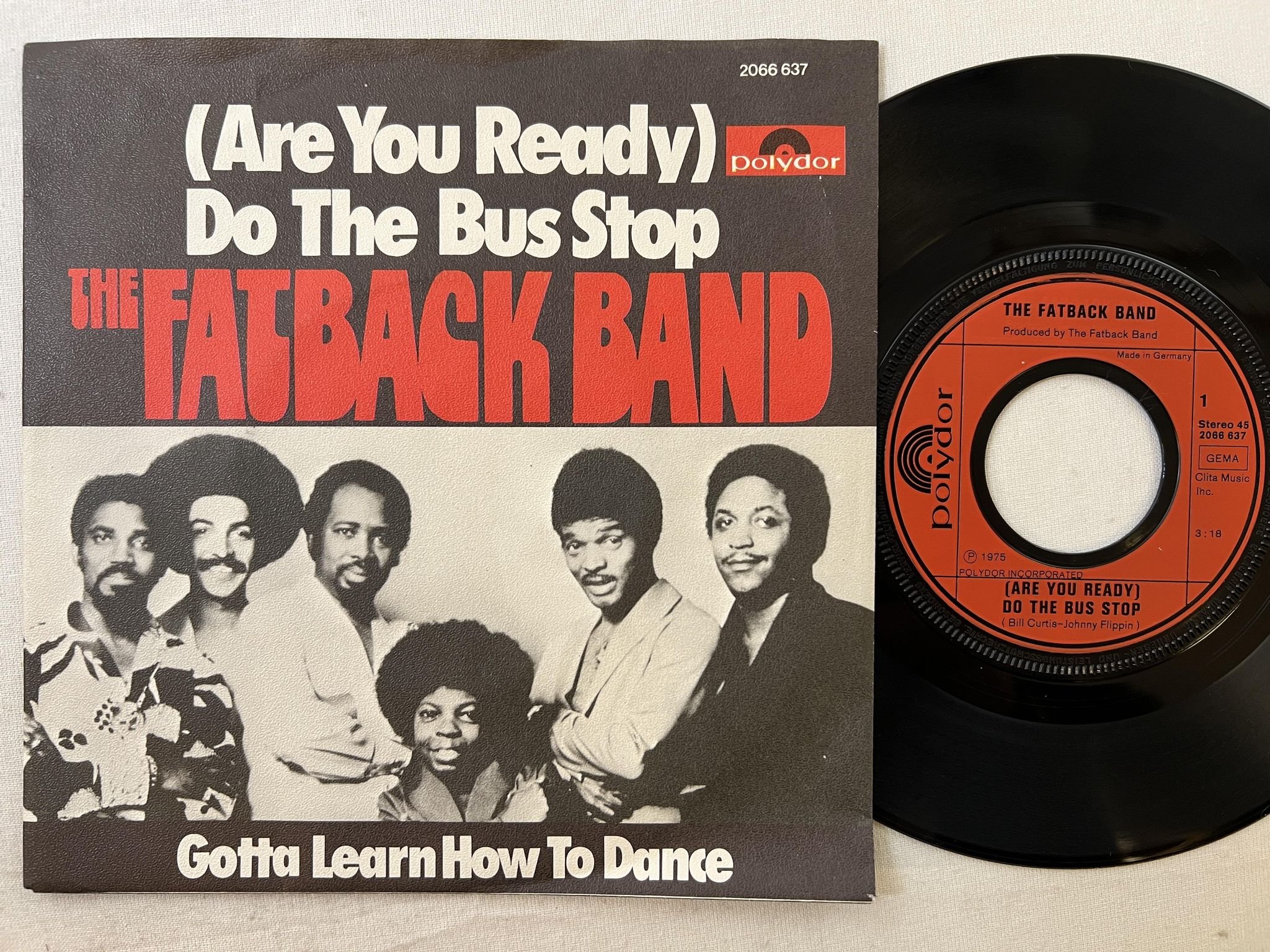 Omslagsbild för skivan THE FATBACK BAND do the bus stop 7"single -75 Ger POLYDOR 2066 637