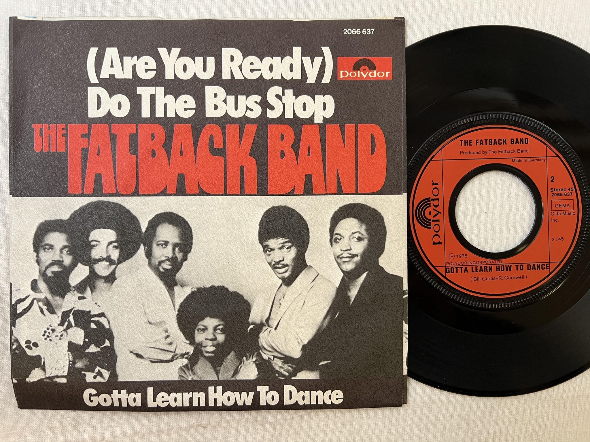 Omslagsbild för skivan THE FATBACK BAND do the bus stop 7"single -75 Ger POLYDOR 2066 637