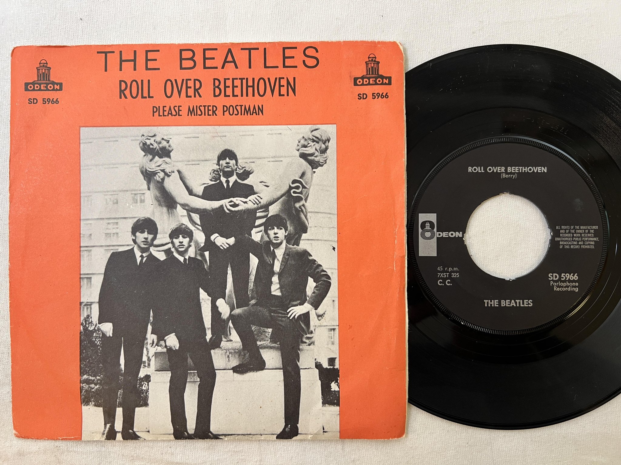 Omslagsbild för skivan THE BEATLES roll over beethoven 7" -64 Swe ODEON SD 5966