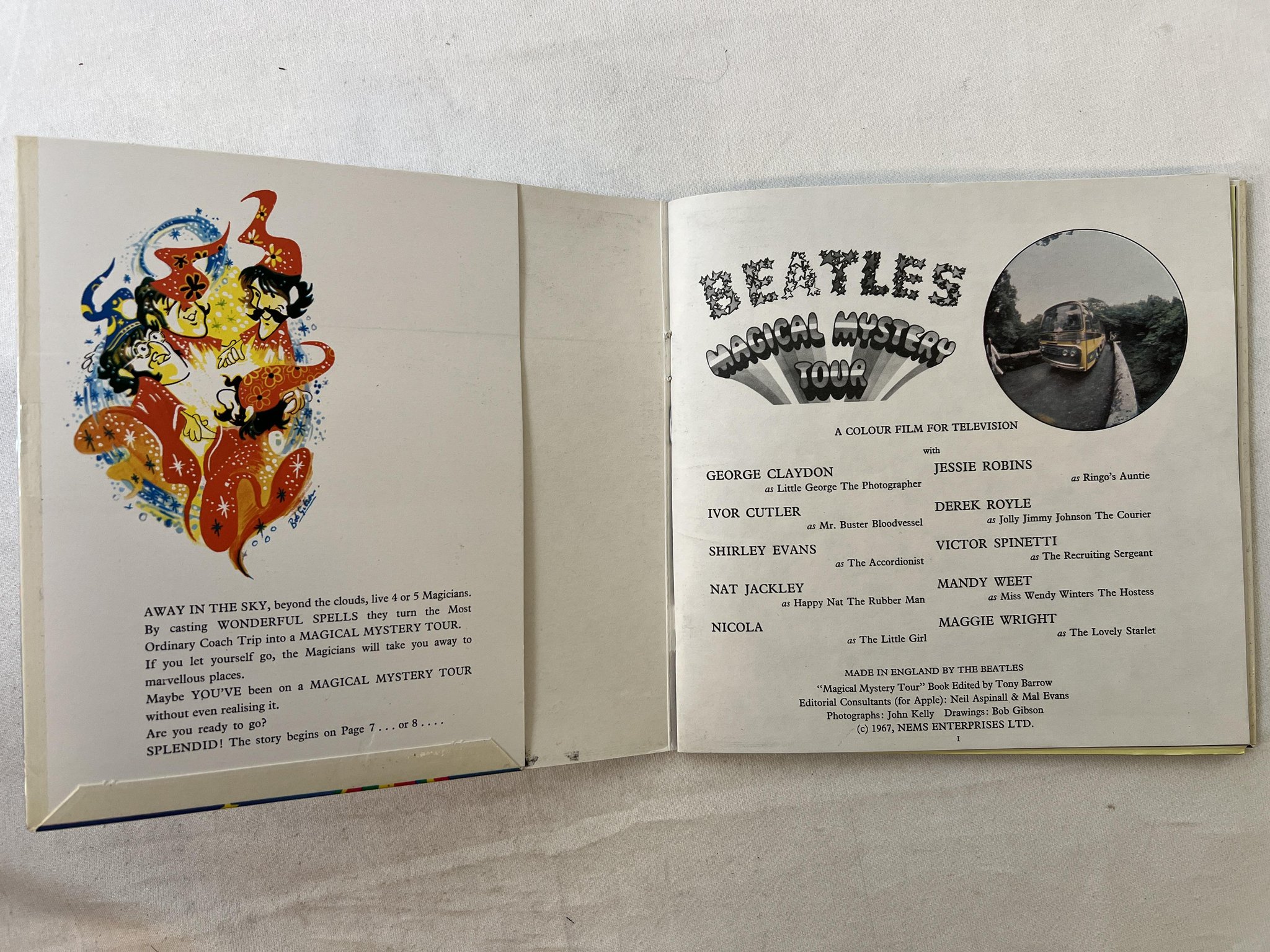 Omslagsbild för skivan THE BEATLES magical mystery tour 2x7" -67 UK PARLOPHONE SMMT-1