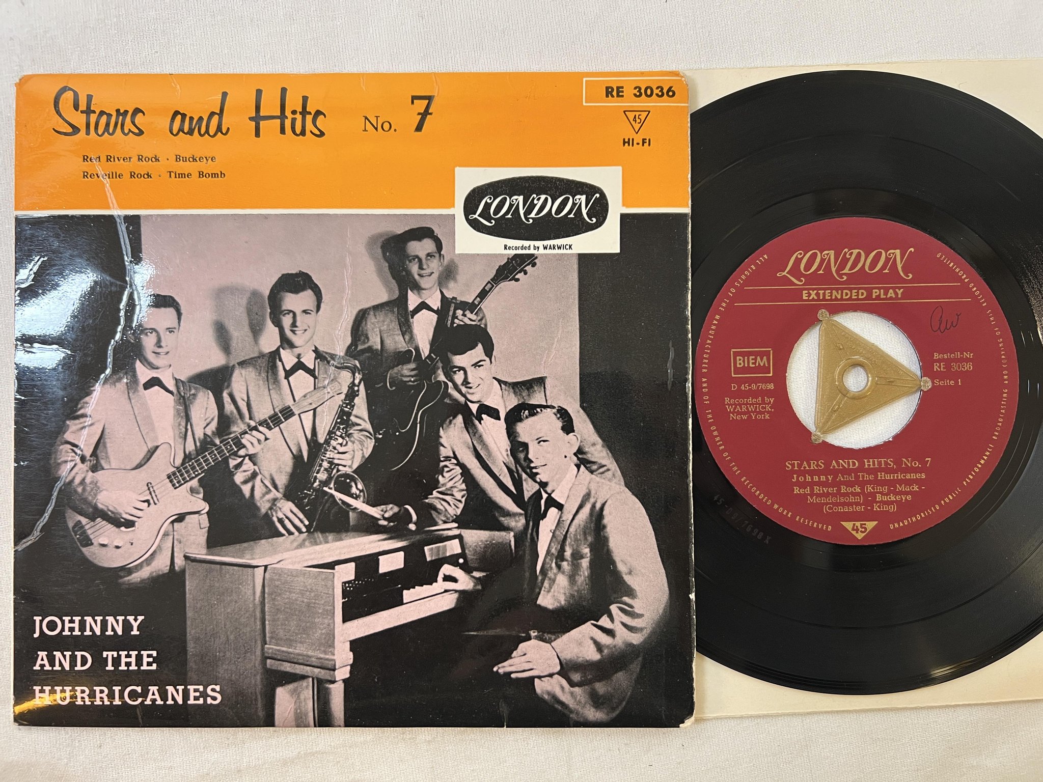 Omslagsbild för skivan JOHNNY & THE HURRICANES stars & hits 7 7" -60 Ger LONDON RE 3036 * rock n roll *