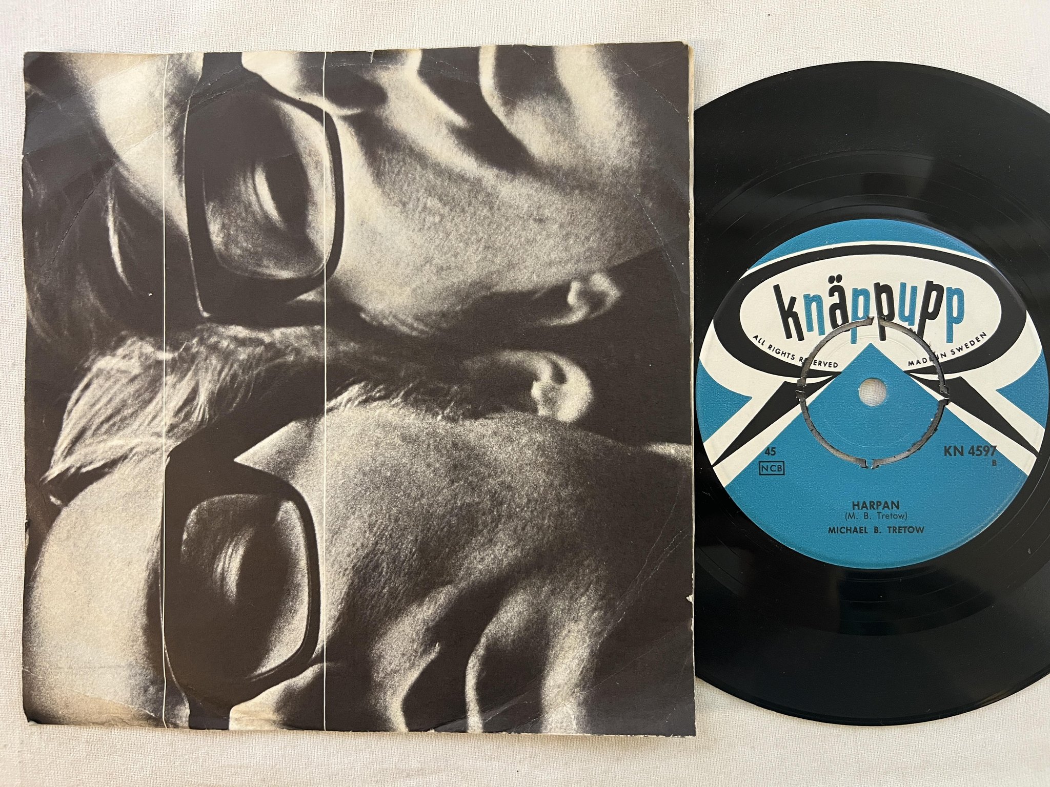 Omslagsbild för skivan MICHAEL B TRETOW du e så ahiddelibipp 7"single KNÄPPUPP KN 4597