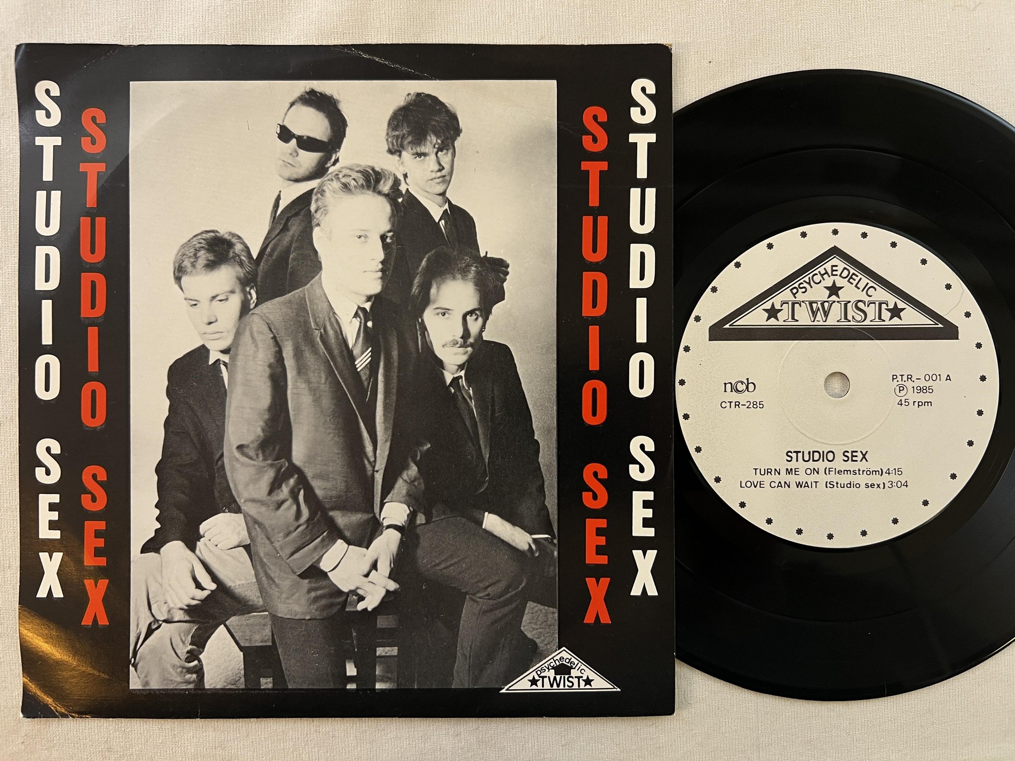 Omslagsbild för skivan STUDIO SEX Turn Me On 7" single -85 Swe PSYCHEDELIC TWIST PTR 001