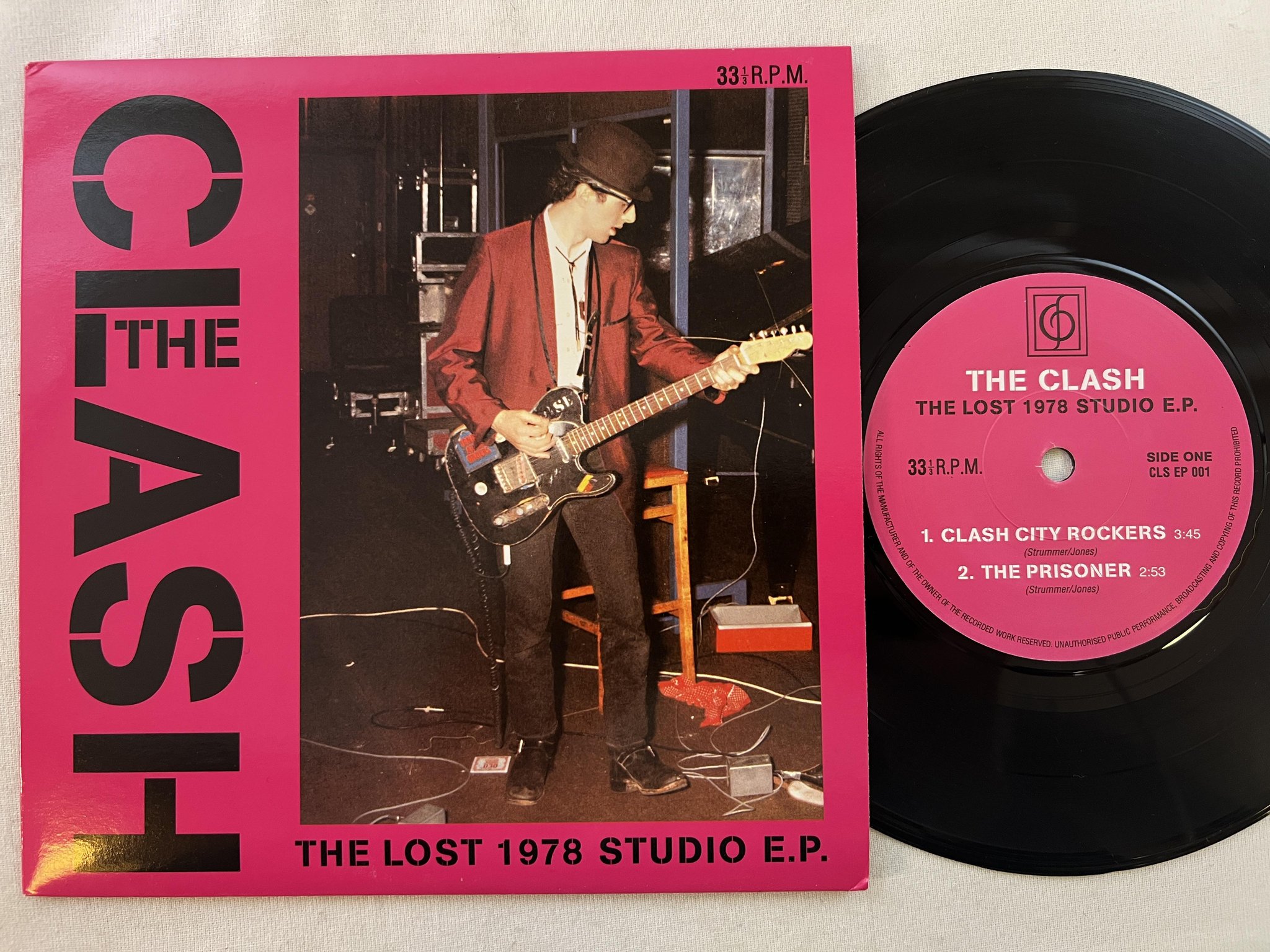 Omslagsbild för skivan THE CLASH the lost 1978 studio ep 7" CLS EP 001