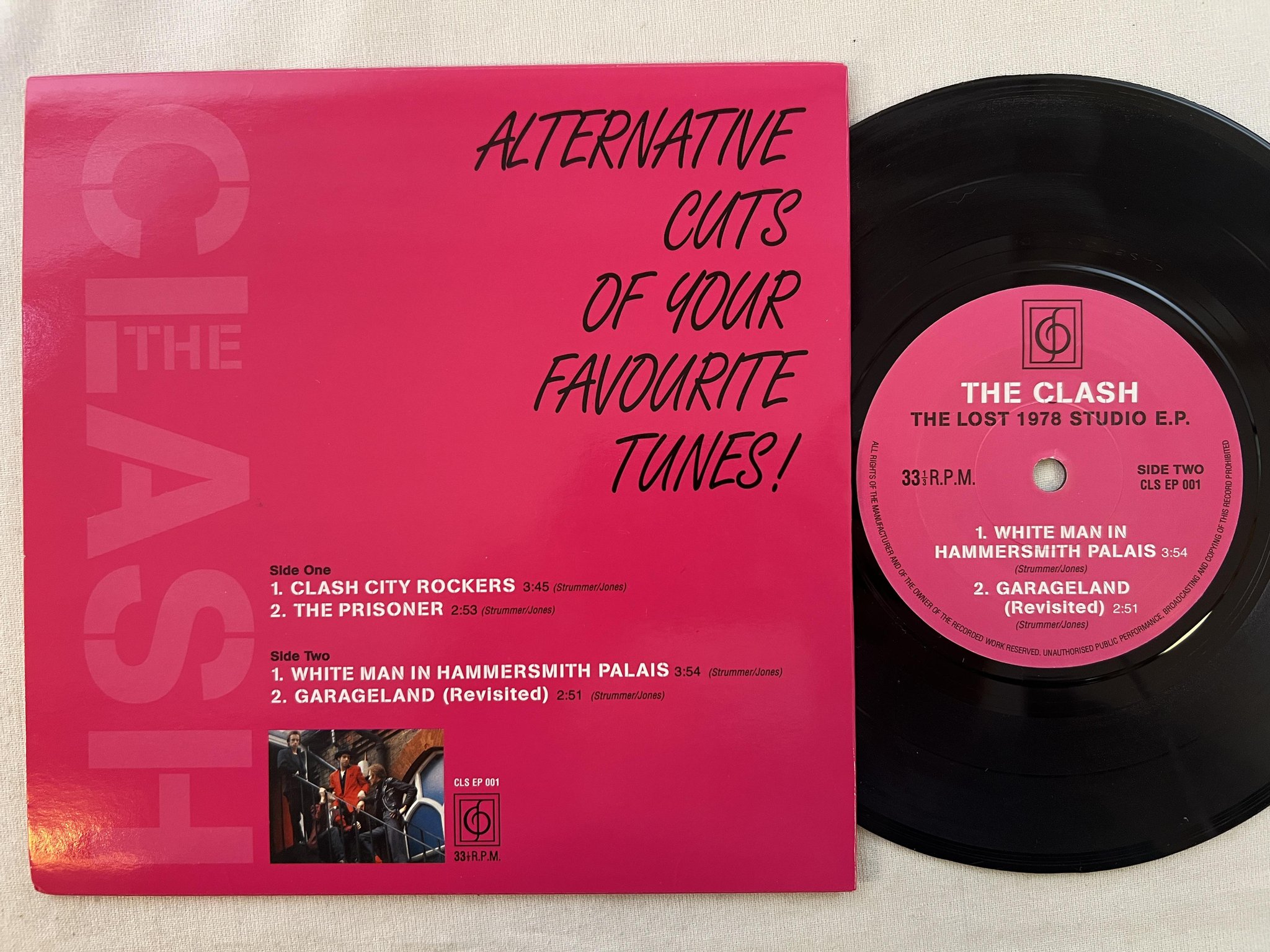 Omslagsbild för skivan THE CLASH the lost 1978 studio ep 7" CLS EP 001