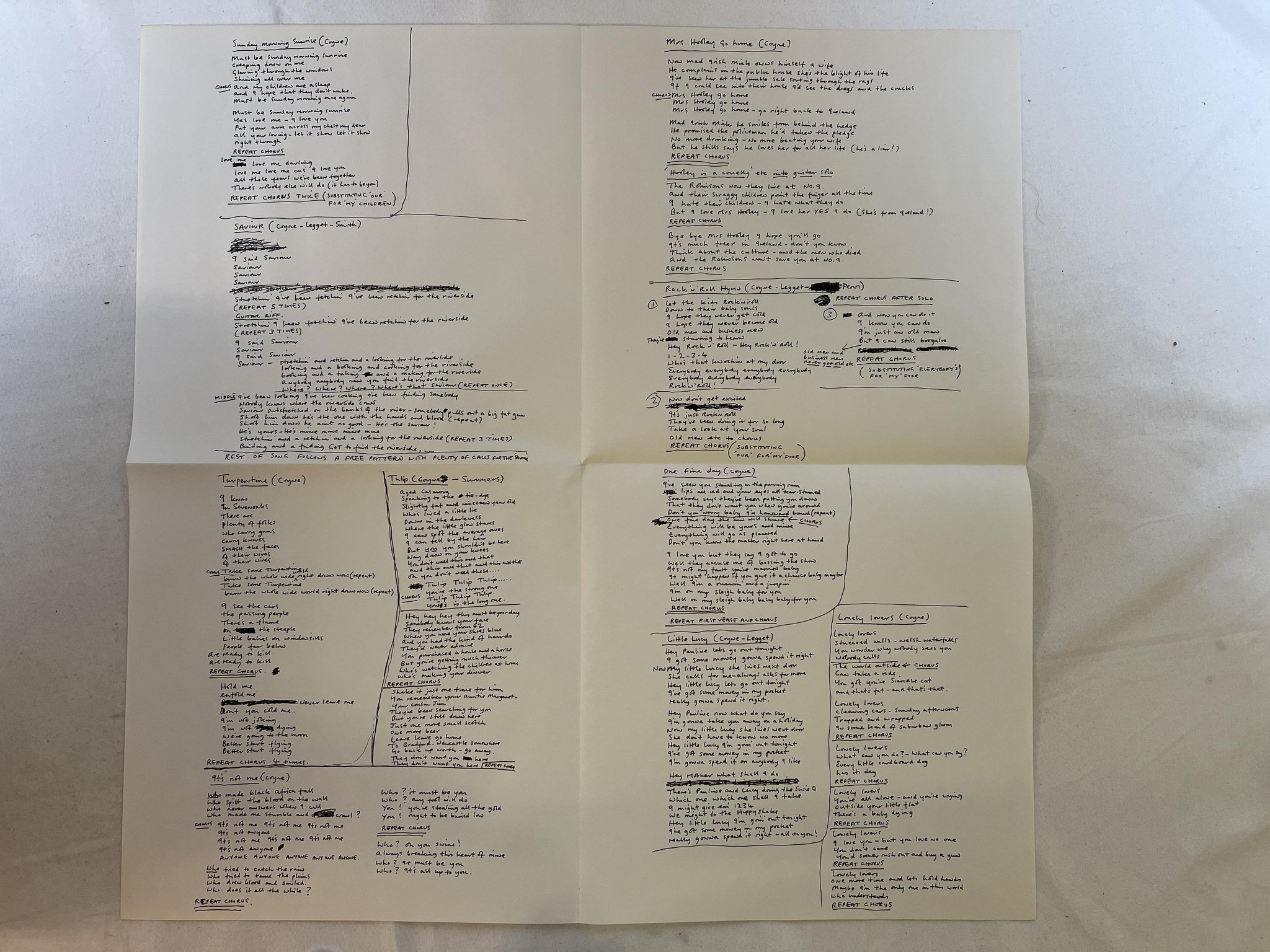 Omslagsbild för skivan KEVIN COYNE matching head and feet LP -75 UK VIRGIN V2033