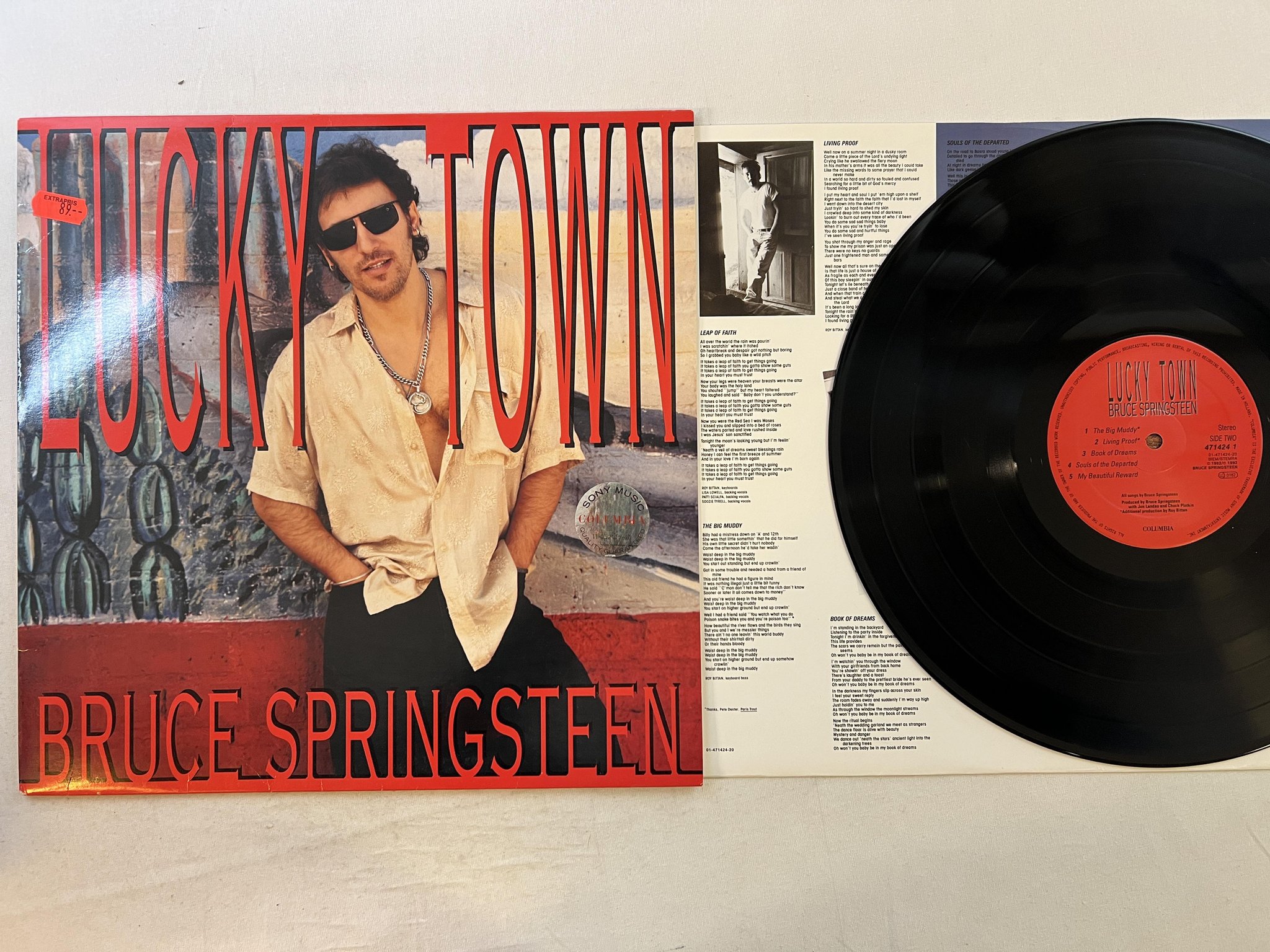 Omslagsbild för skivan BRUCE SPRINGSTEEN lucky town LP -92 Hol COLUMBIA 4714241